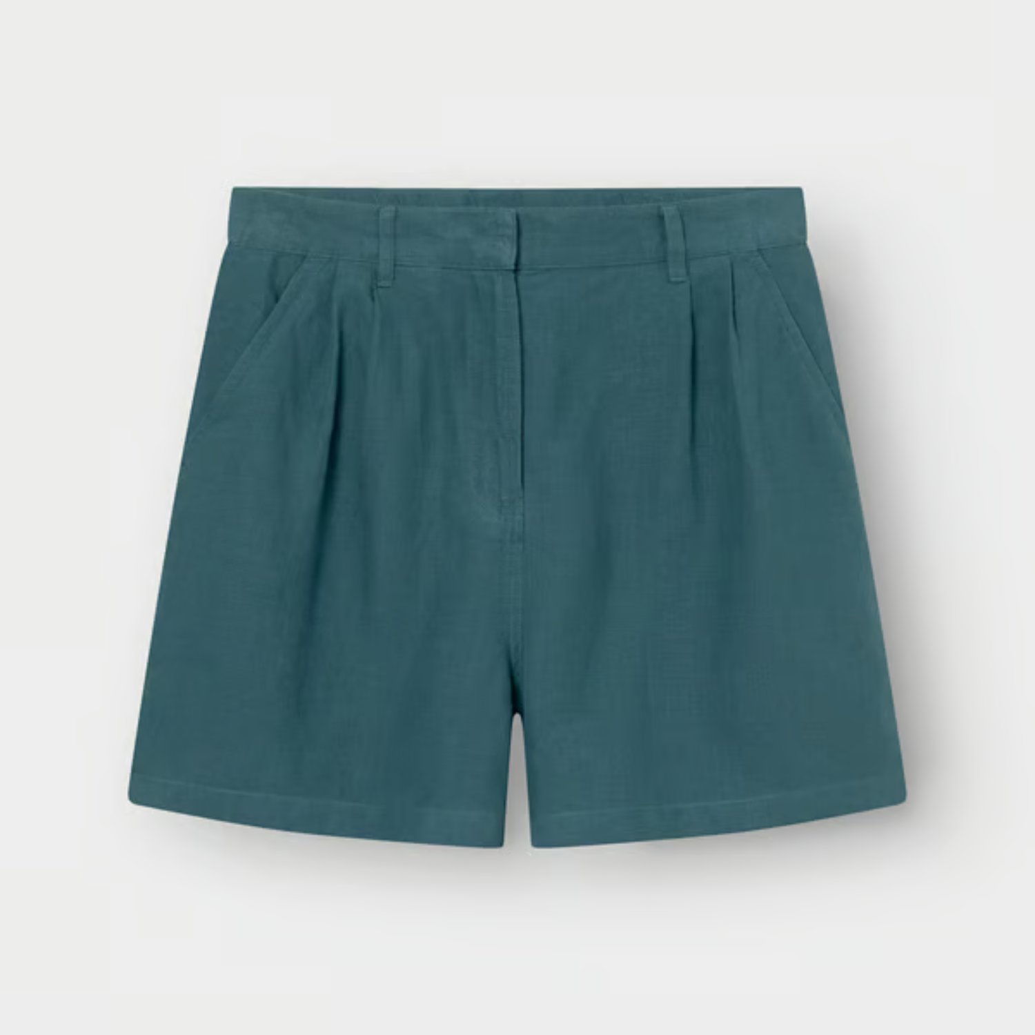 Djupvik Linen Shorts Short, bleu sarcelle, taille large, passants de ceinture, longueur aux genoux