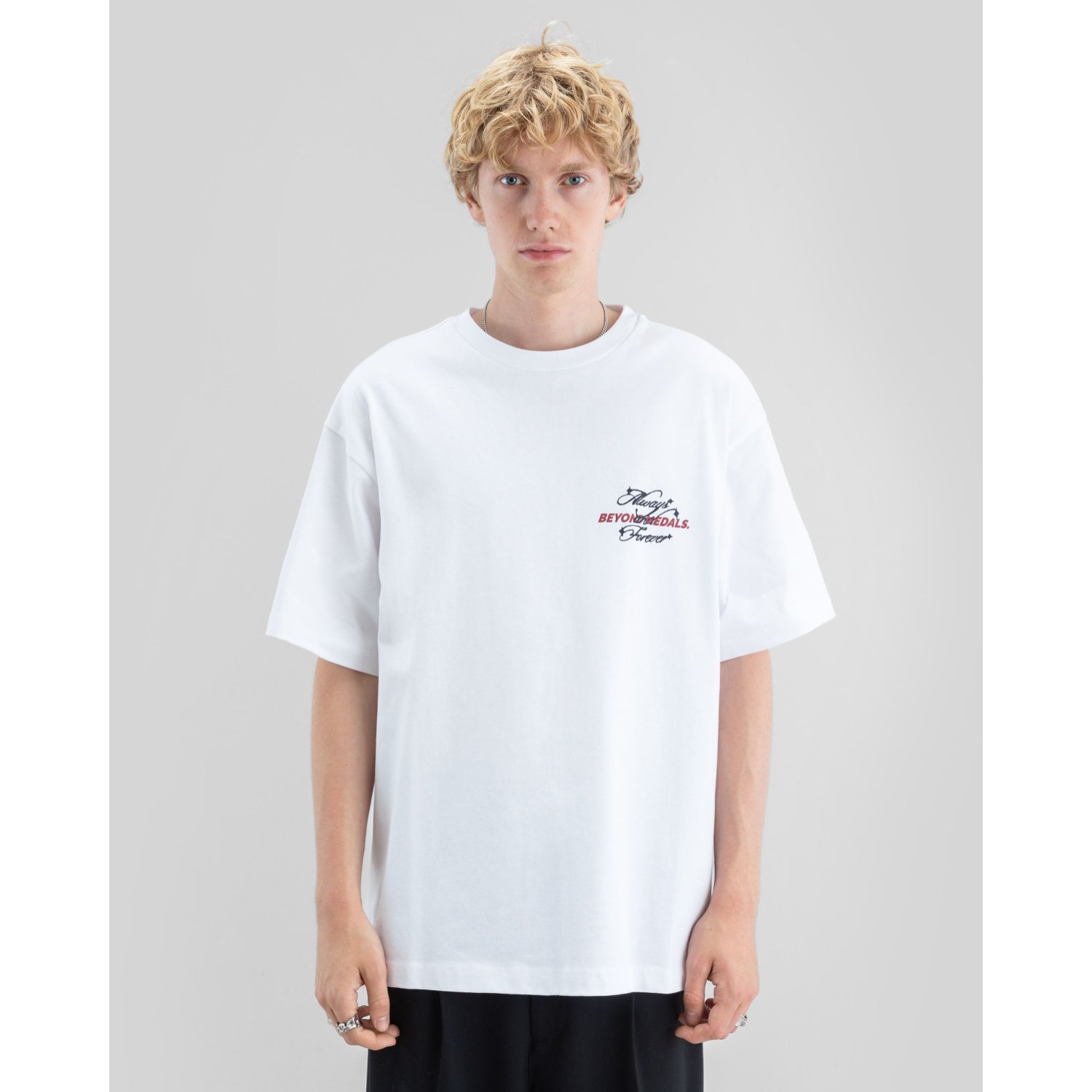 Forever Tee chemise blanche, manches longues, col rond, imprimé graphique, chaîne argentée, t-shirt, blanc, manches courtes, imprimé graphique, décontracté, t-shirt, chemise blanche, manches courtes, petit logo, vêtements de loisirs