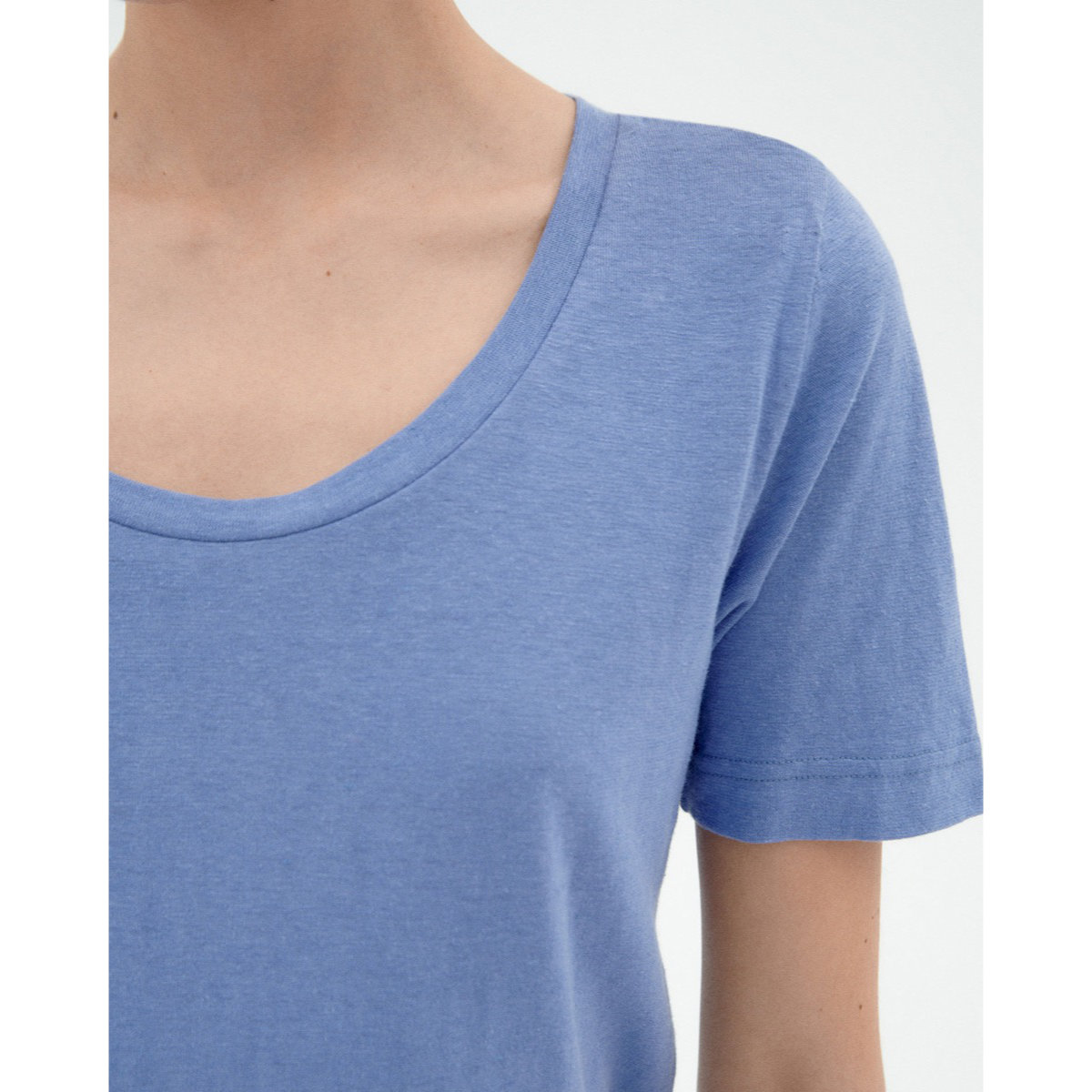 Cassia Tee Hemp Vêtements, T-shirt, Tête, Cou, Personne
