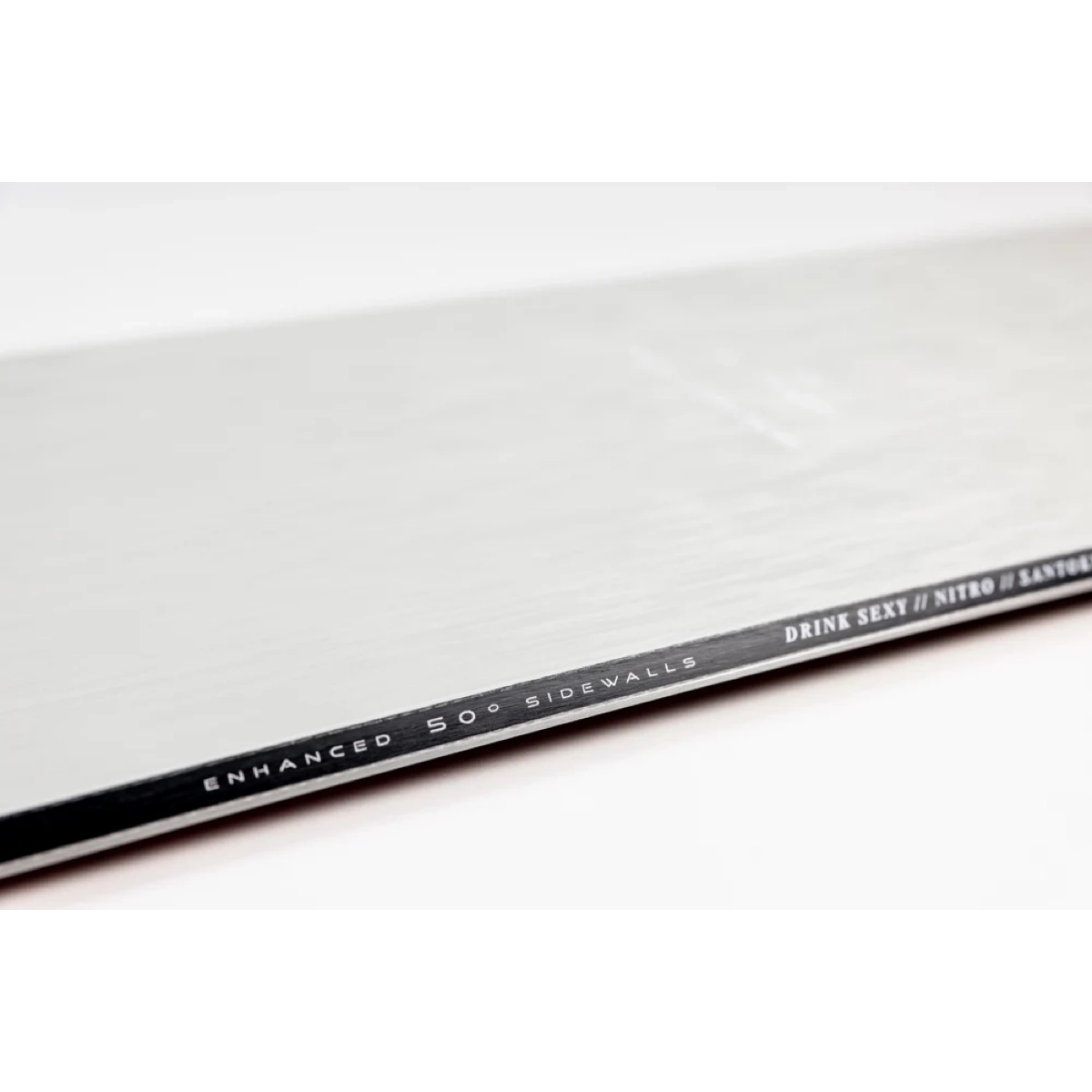 Aluminium, métal, lame, carre, matériel de skateboard, métallique, carre, inscription, rail, cuir/métal ?