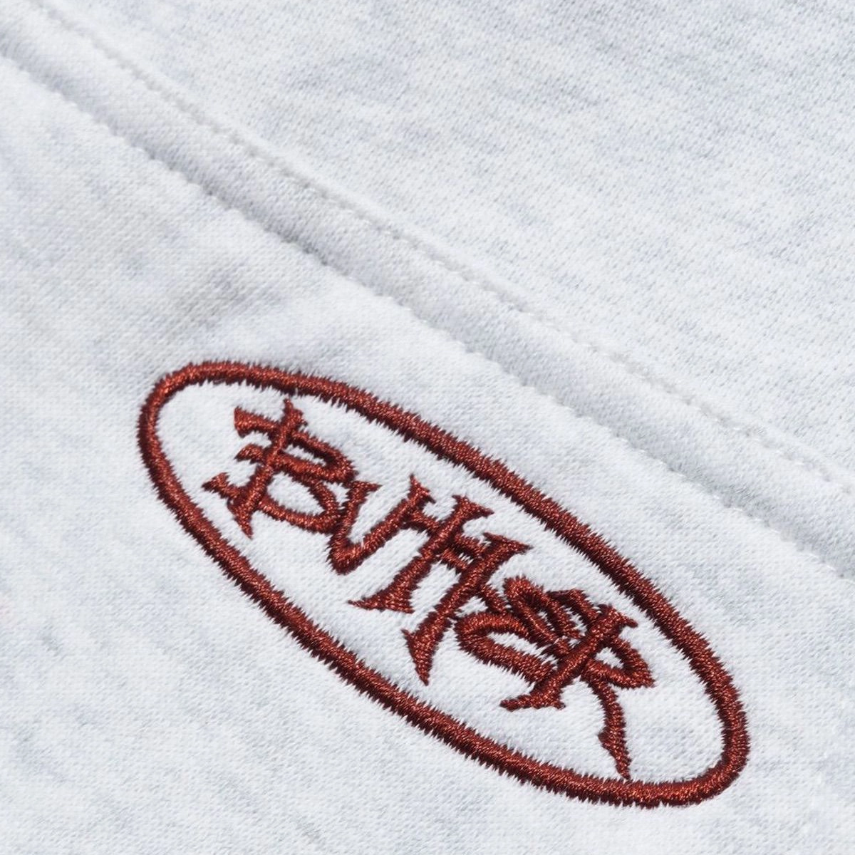 jeans, besticktes patch, weiße stoff, rote stickerei, ovales patch