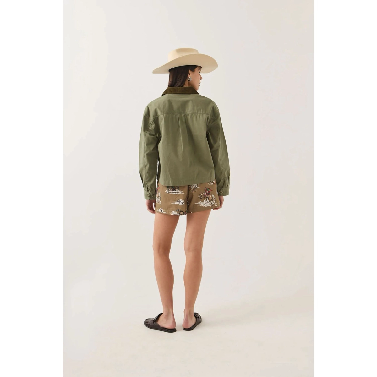 Utopia Overshirt Veste kaki, vert olive, manches longues, col, short à motifs, veste, vert olive, short imprimé, gilet ?