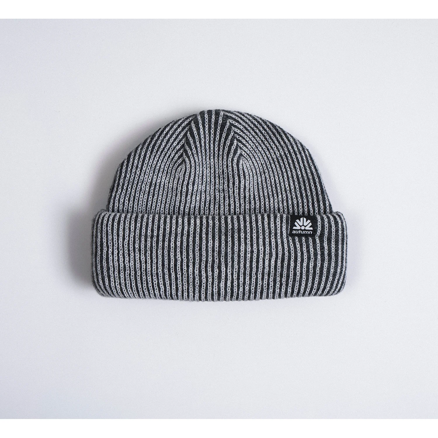 Cord Double Roll Bonnet en tricot, à revers, en côtes, noir et gris, rayé