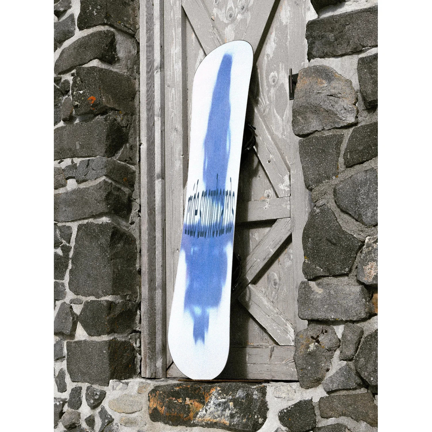 Kink Snowboard, bleu et blanc, motif graphique, équipement de sports d'hiver