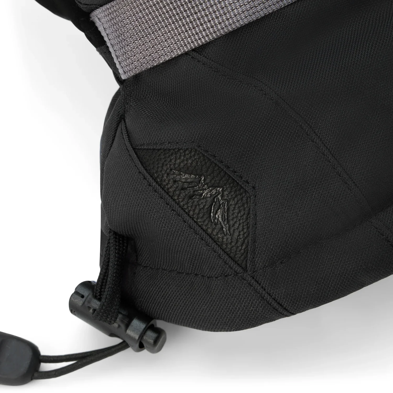 W Sequoia 2.0 Leather DLX G-Te Schwarze Tasche, Nylonstoff, Kunstlederpatch, Kordelzug, Schnallenverschluss