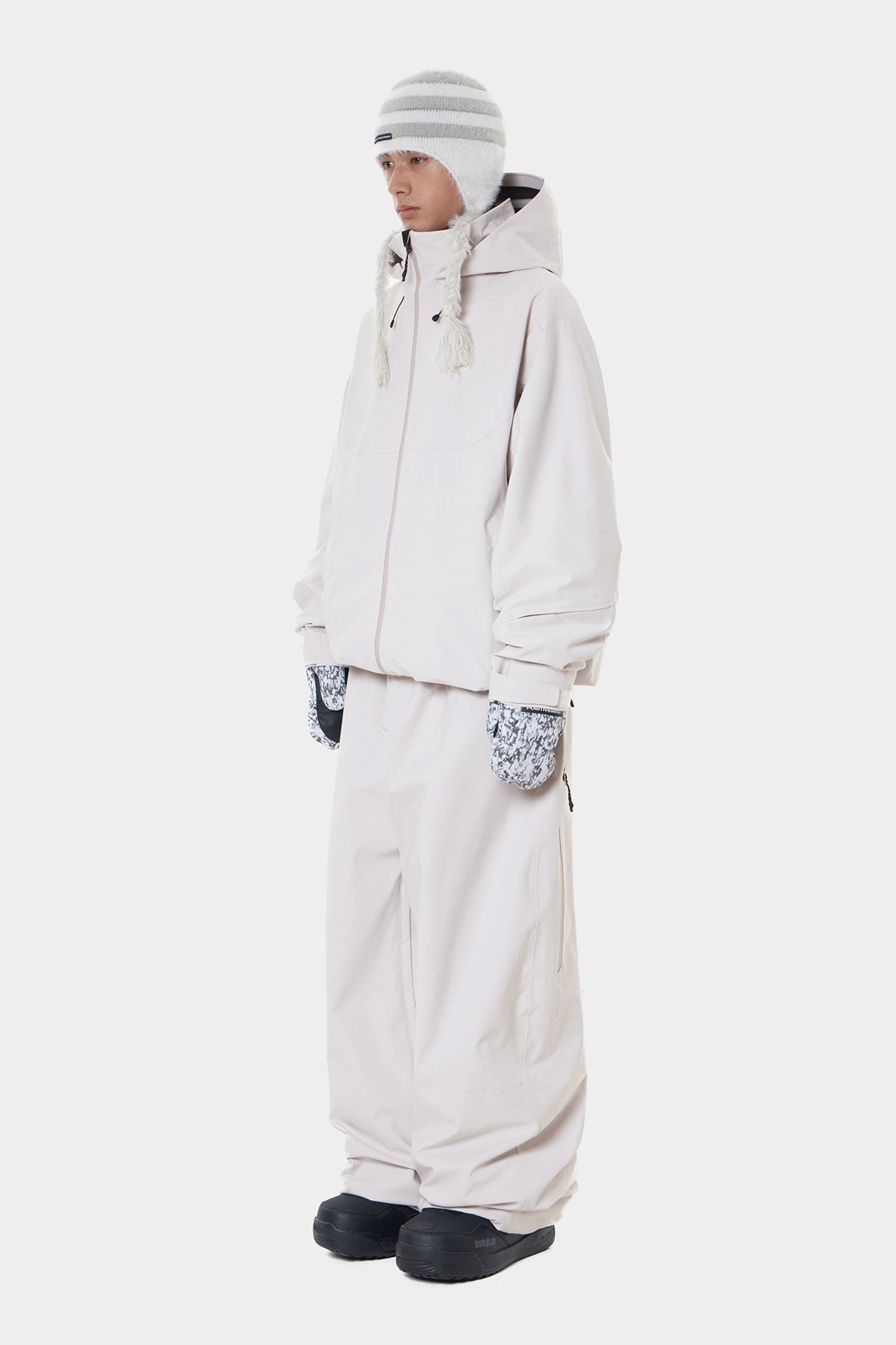 Combinaison de ski, tenue de neige, ensemble pantalon, bonnet, gants
