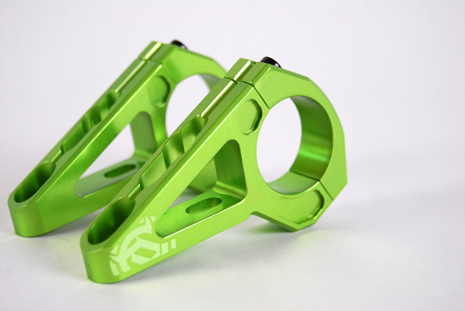 Locust Dm Stem Green Locust Dm Stem Green