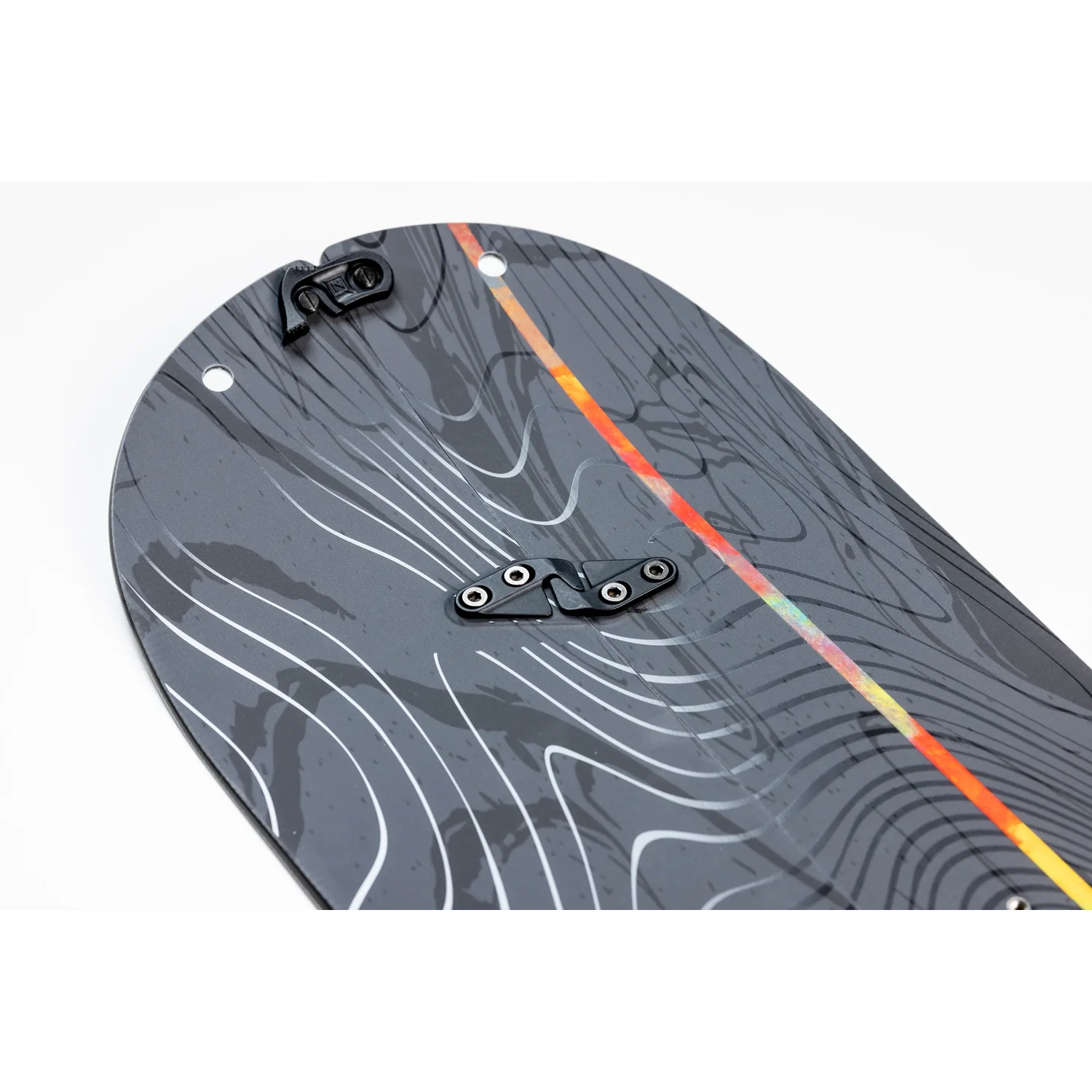 Snowboard, graues Design, Linienmuster, orangefarbener Streifen, Bindungsmontage