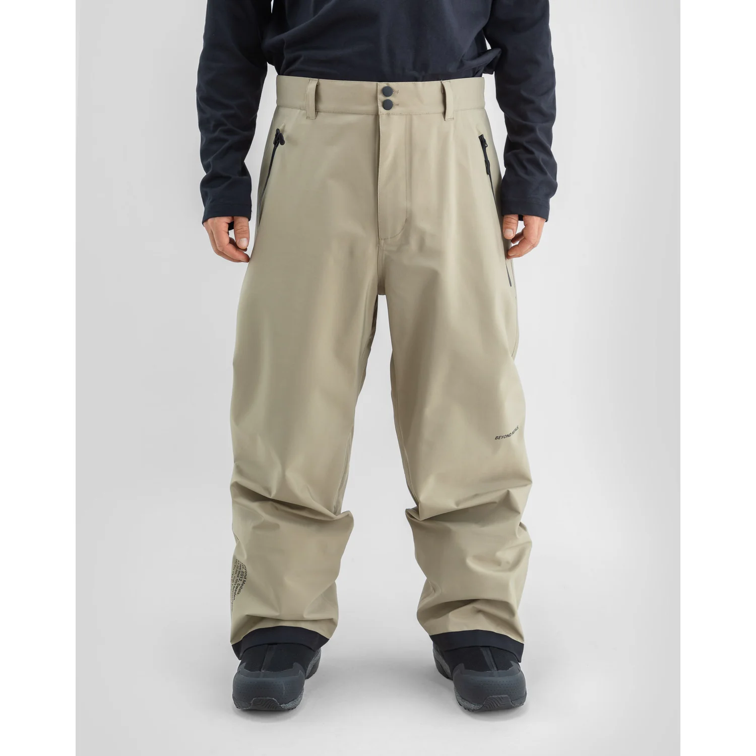 Omni Pants Skihose, Beige, Weit geschnitten, Reißverschlusstaschen, Zwei Knöpfe
