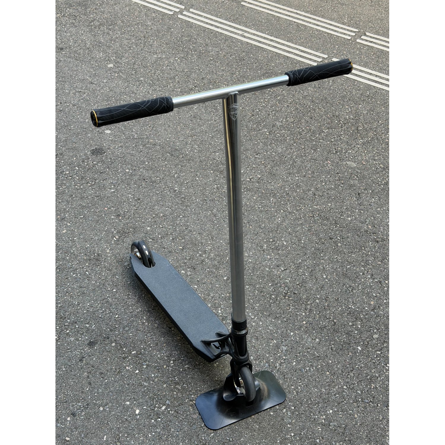 Trottinette, scooter, support, trottoir, protection de poignée