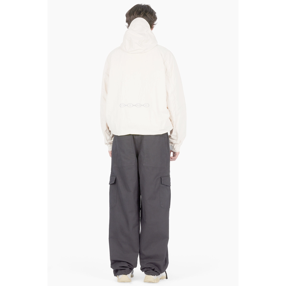 Crinkled Tech Windbreaker Col rond ?, dos de la veste, logo, beige clair, pantalon cargo, sweat à capuche, salopette ?, -, long ?, parka