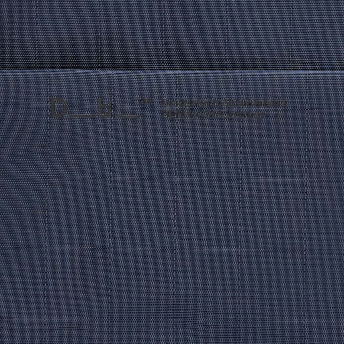Navyblau, Karomuster, Strukturierter Stoff, Krawattenverschluss, Brusttasche Detail