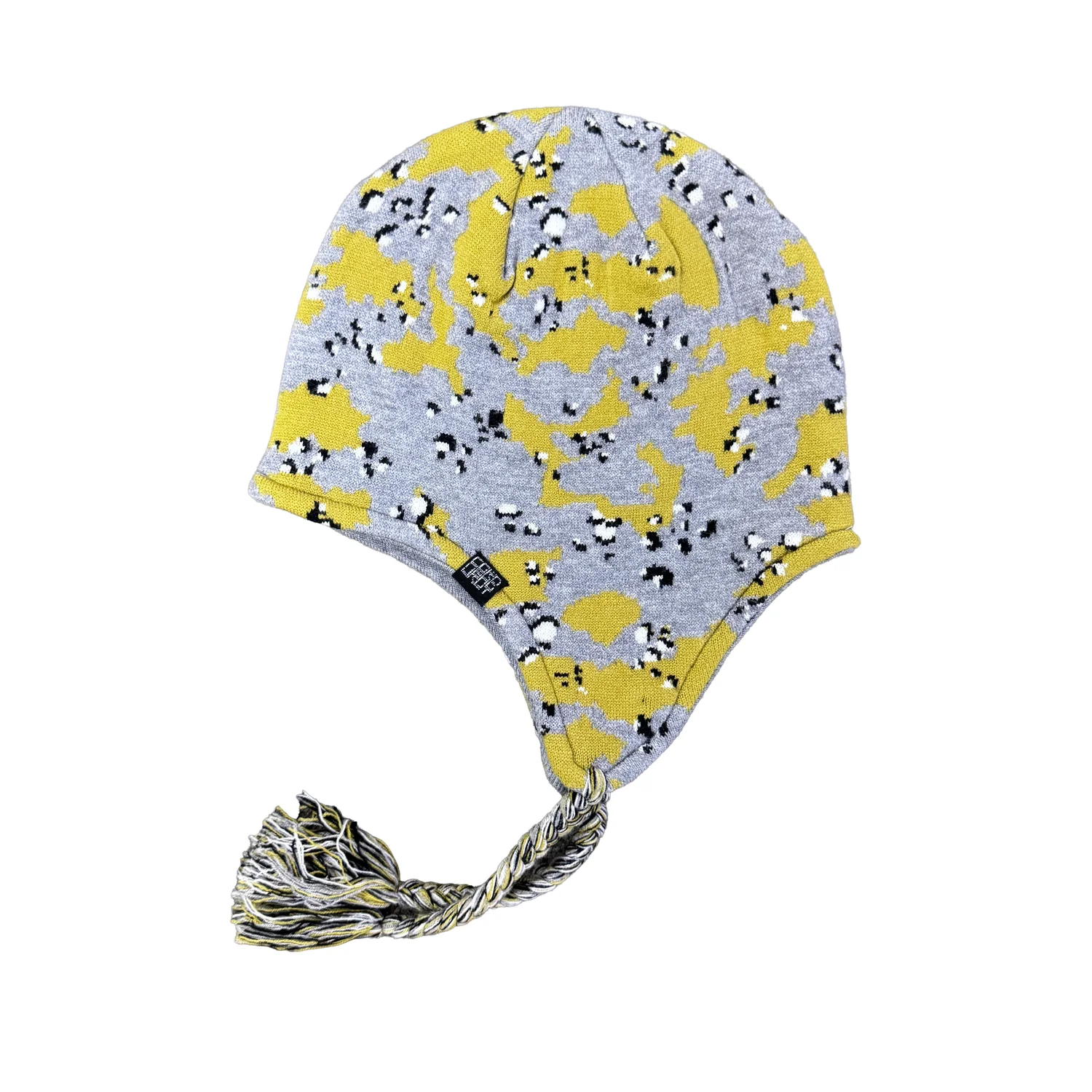 Chip Camo Ear Flap Strickmütze, Ohrenklappen, Grau-gelb, Tarnmuster, Zöpfe mit Quasten