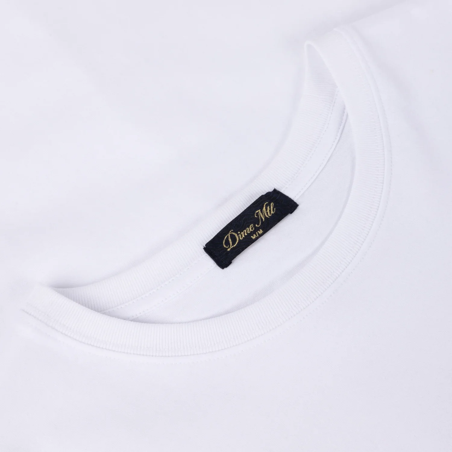 T-shirt blanc, col rond, col côtelé, tissu en coton