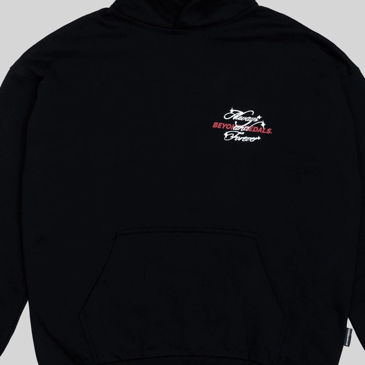 hoodie, schwarz, tasche, stickerei, grafik