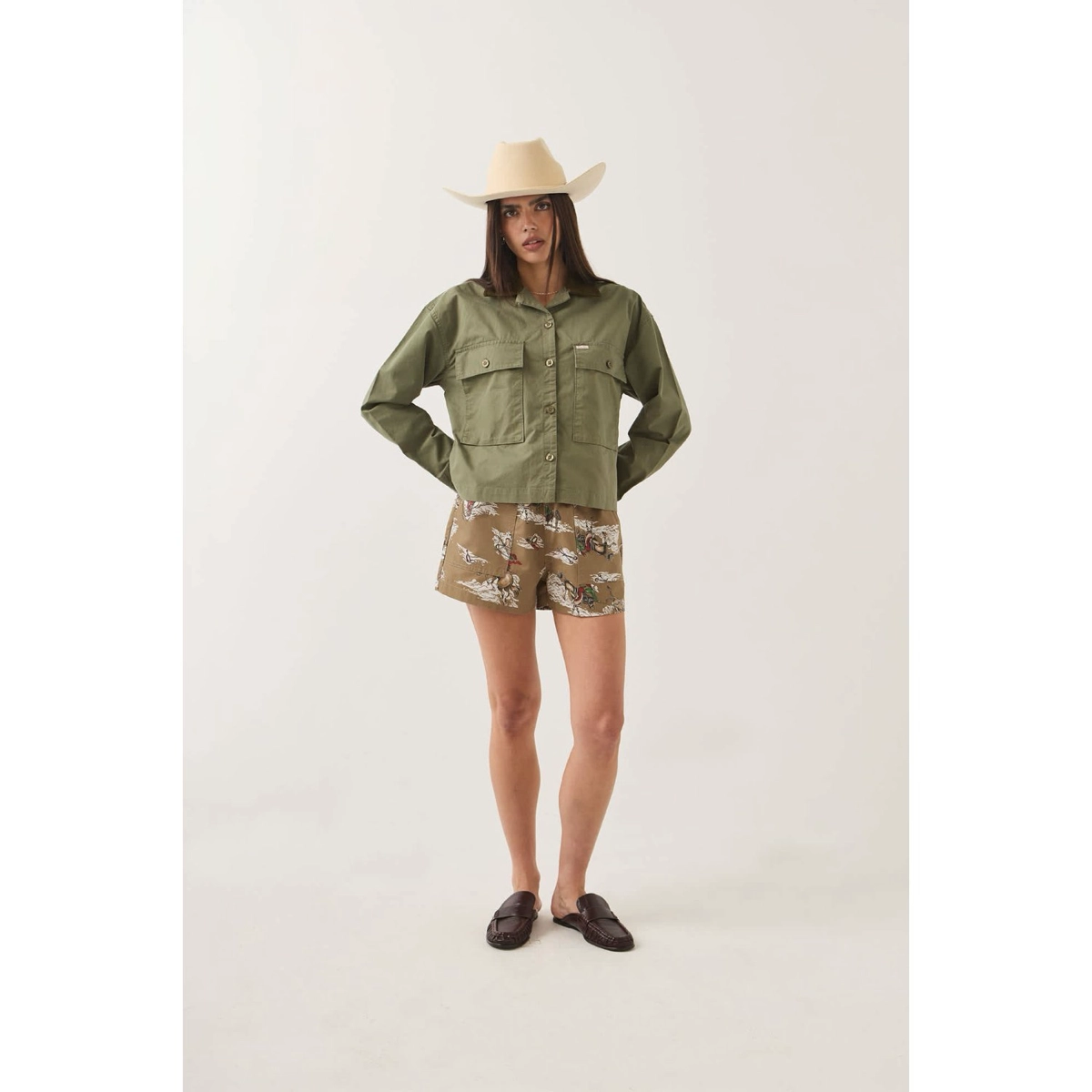 Utopia Overshirt veste, vert olive, poches utilitaires, imprimé artistique, short, veste, olive, poches cargo, manches longues, casquette