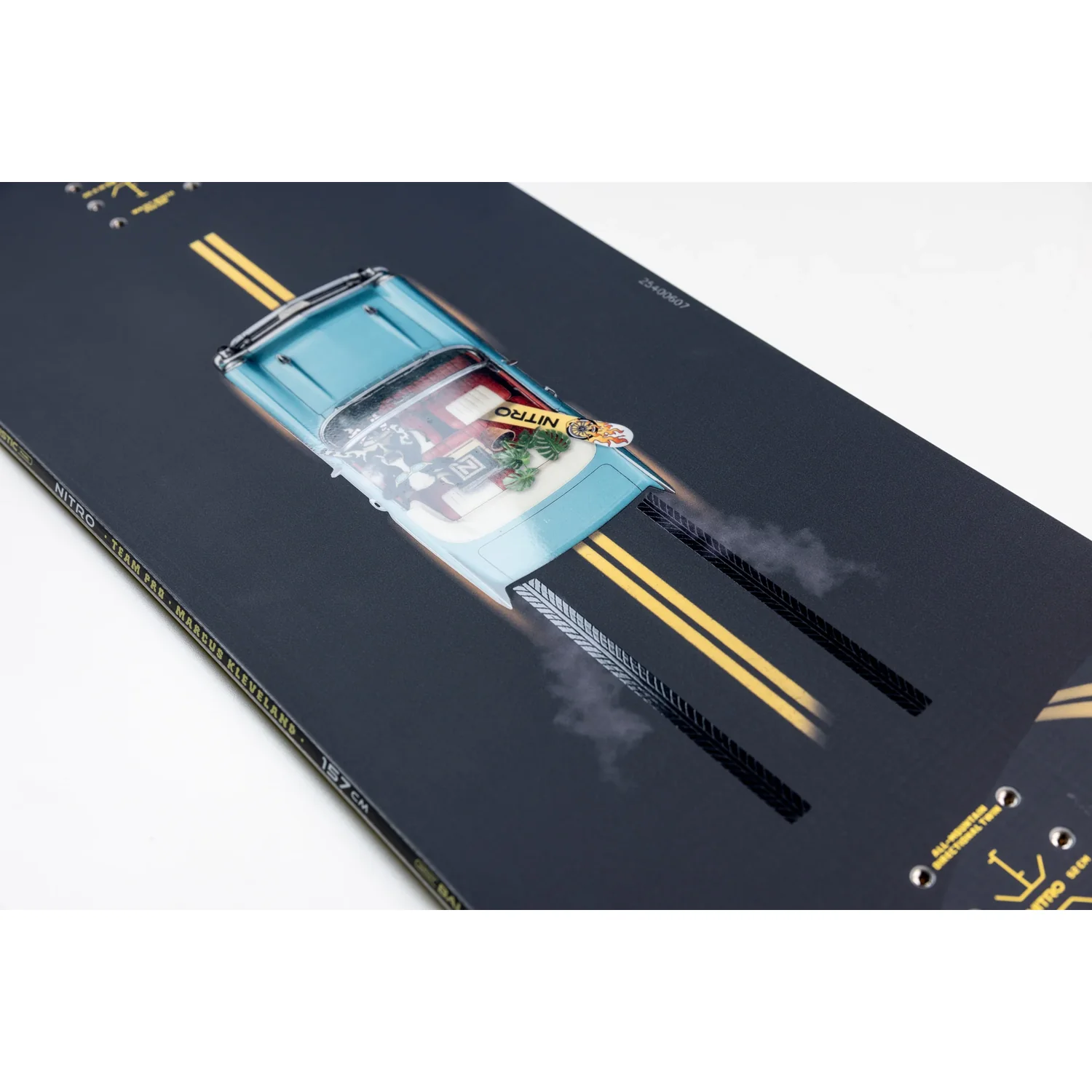 Team Pro MK Wide Snowboard, planche noire, motif « pick-up », bandes jaunes