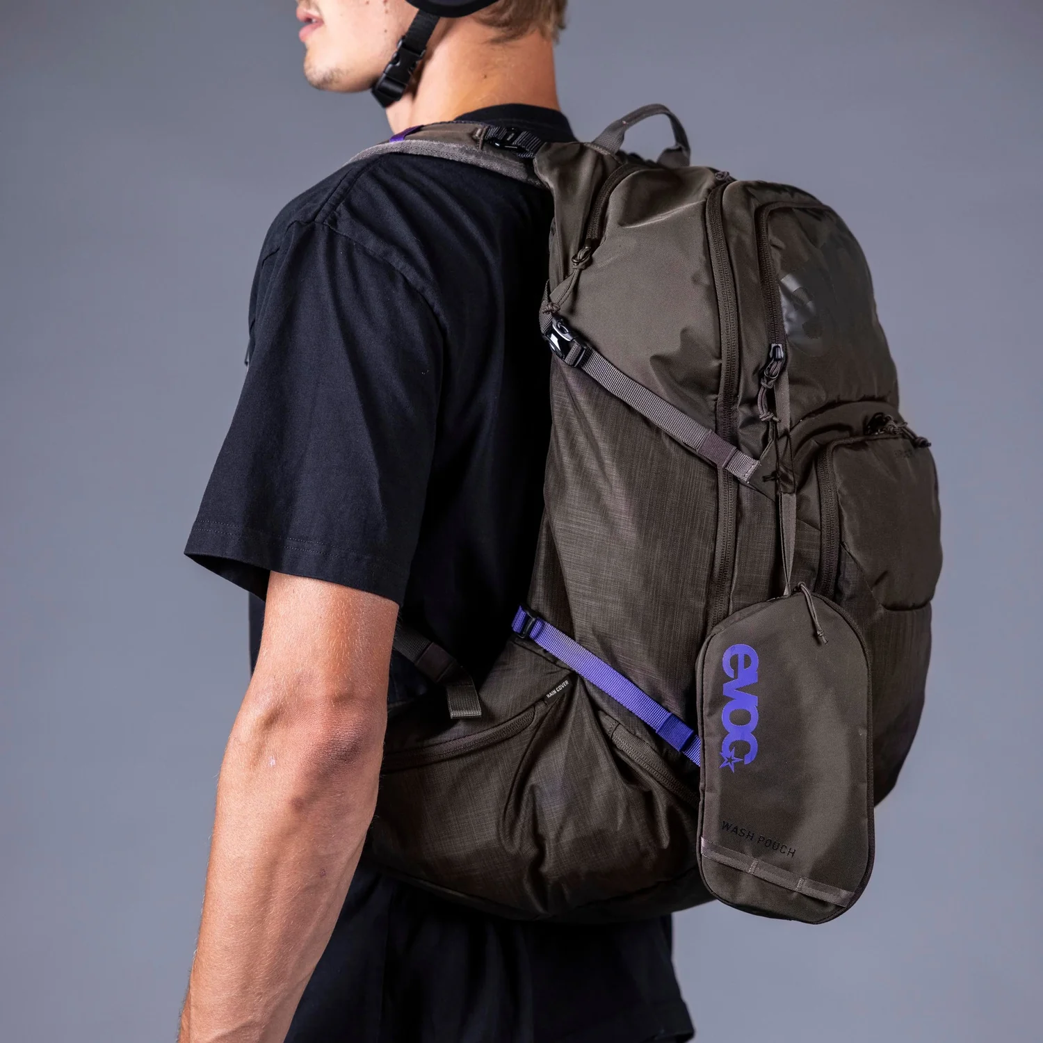 Rucksack, Reiserucksack, Dunkelgrau, Kompressionsriemen, Waschbeutel