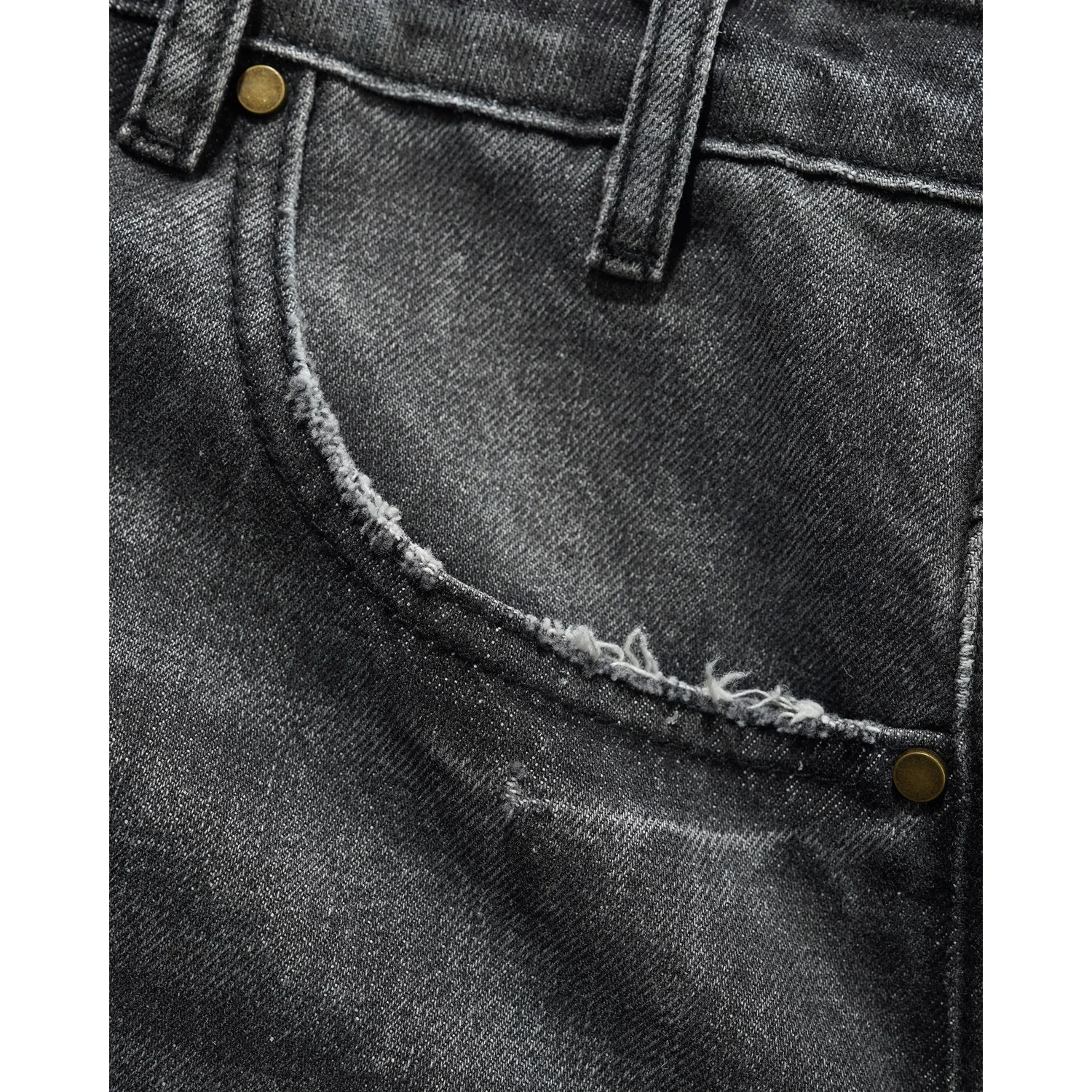 Tissu denim, gris-noir, franges, passants de ceinture, boutons métalliques