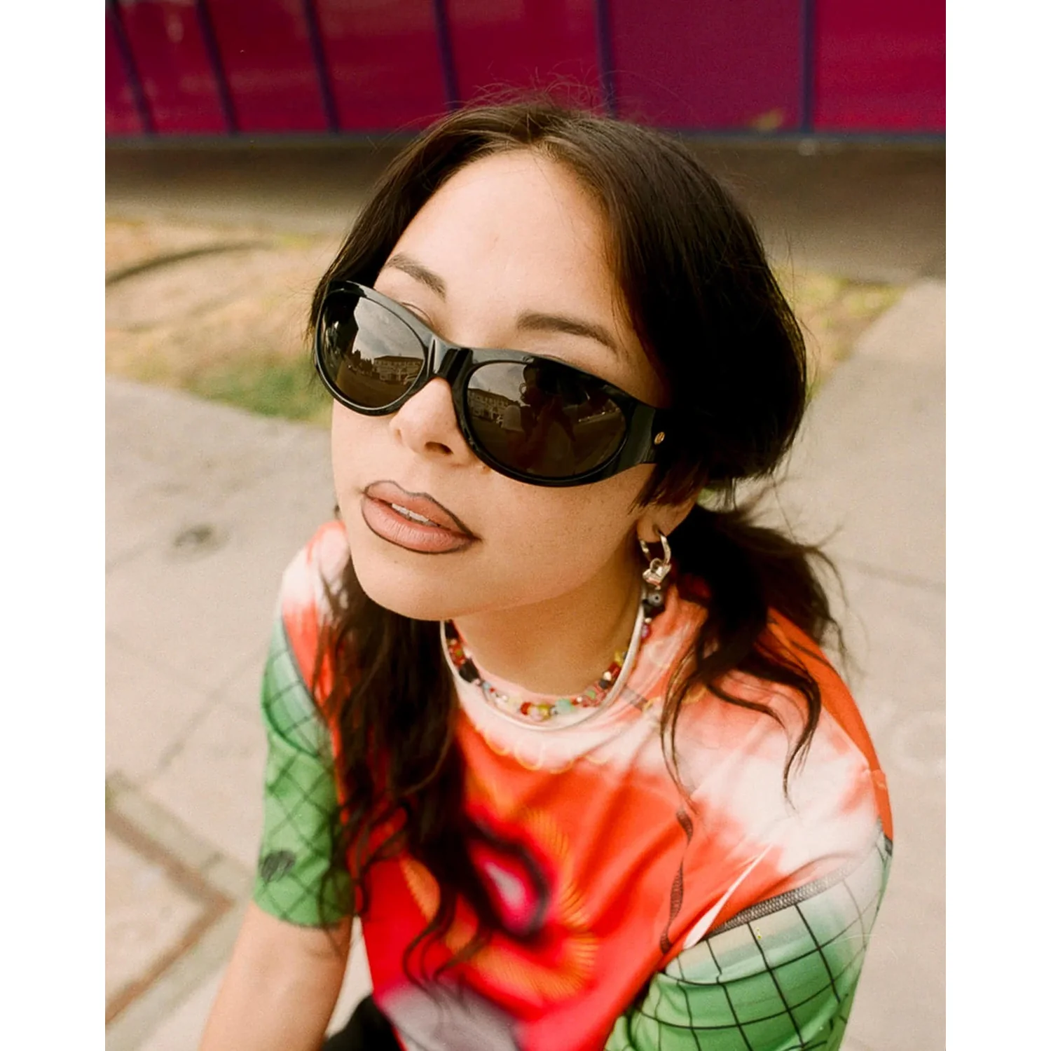 Sonnenbrille, schwarzer Rahmen, getönte Gläser, Damenbrille
