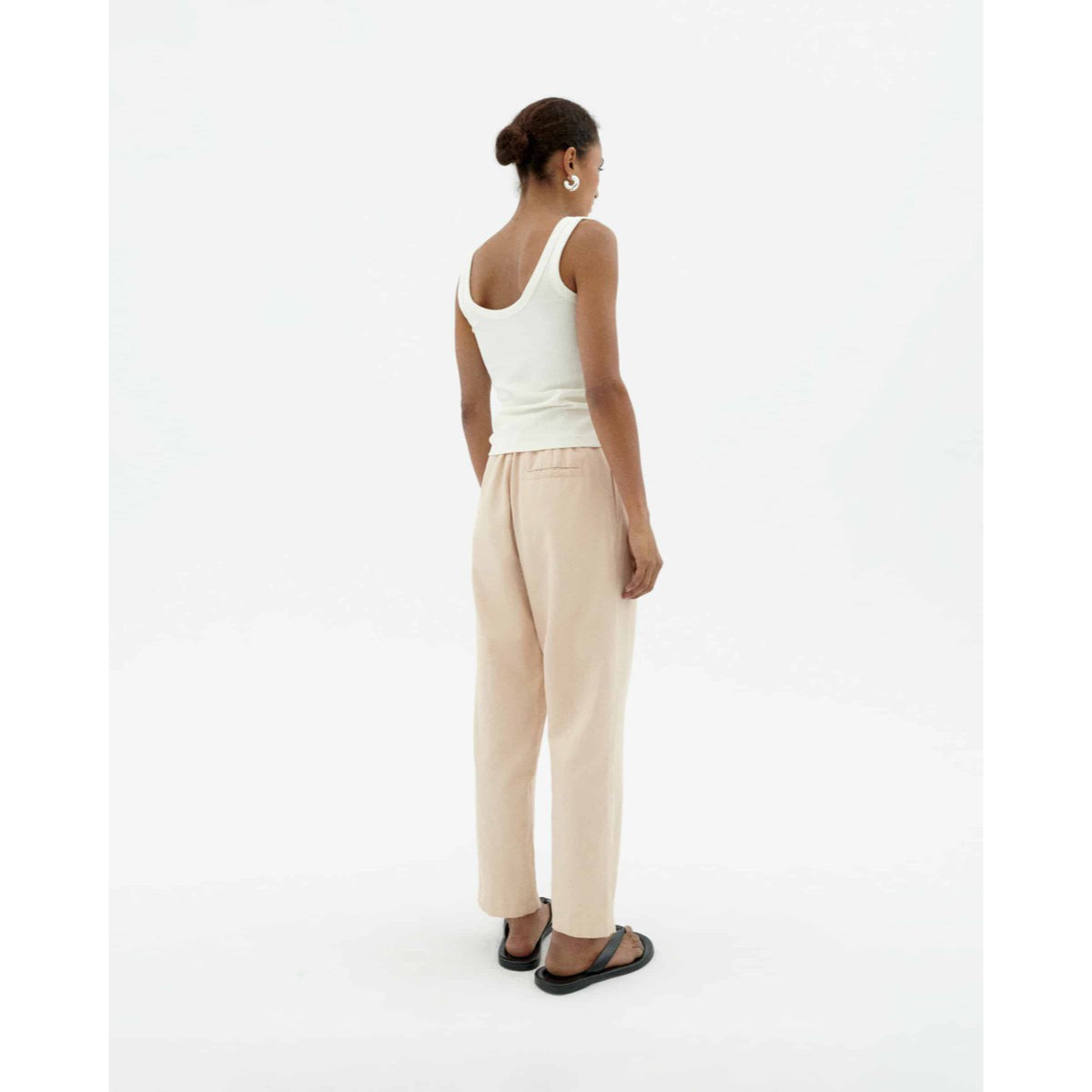 Hosen, Leinen, Sandale, Formelle Kleidung, Person