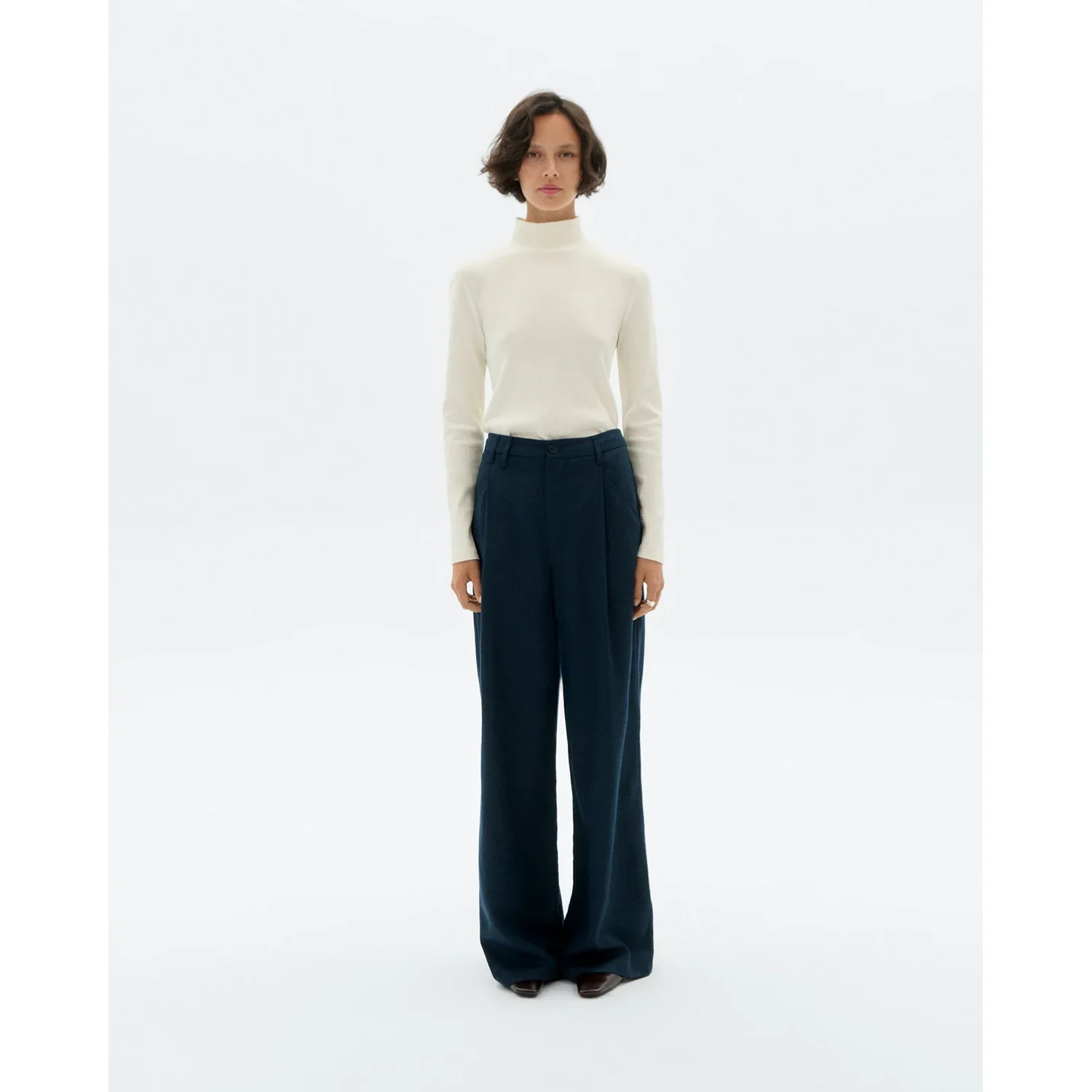 Rollkragenpullover, Cremeweiß, Langarm, Stoffhose, Weite Hosenbeine
