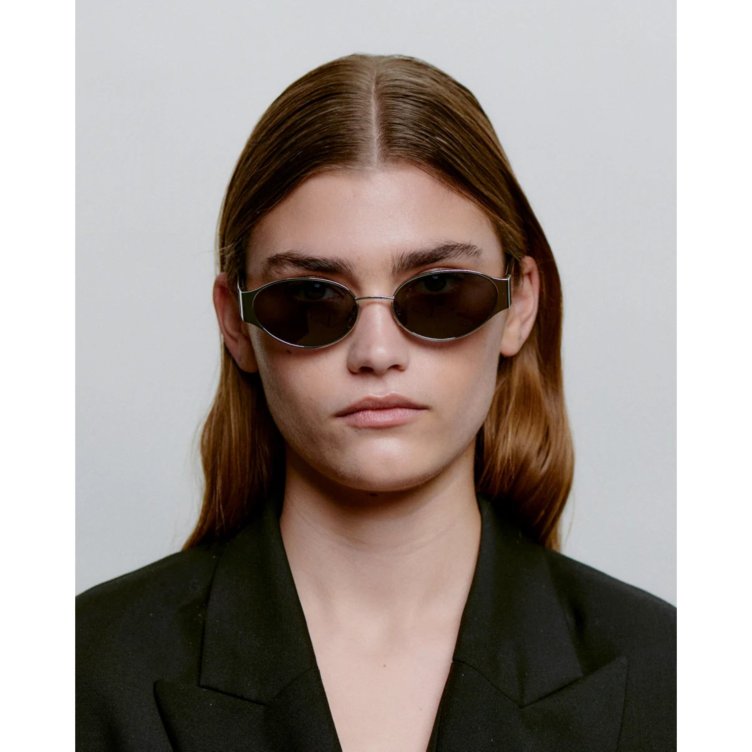 Bella Sonnenbrille, Ovale Brille, Schwarze Sonnenbrille, Metallrahmen, Minimalistisch