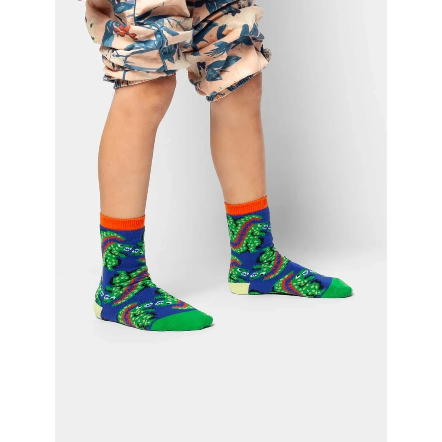 Chaussettes, motif crocodile, bleu-vert, bordure orange, tricotées