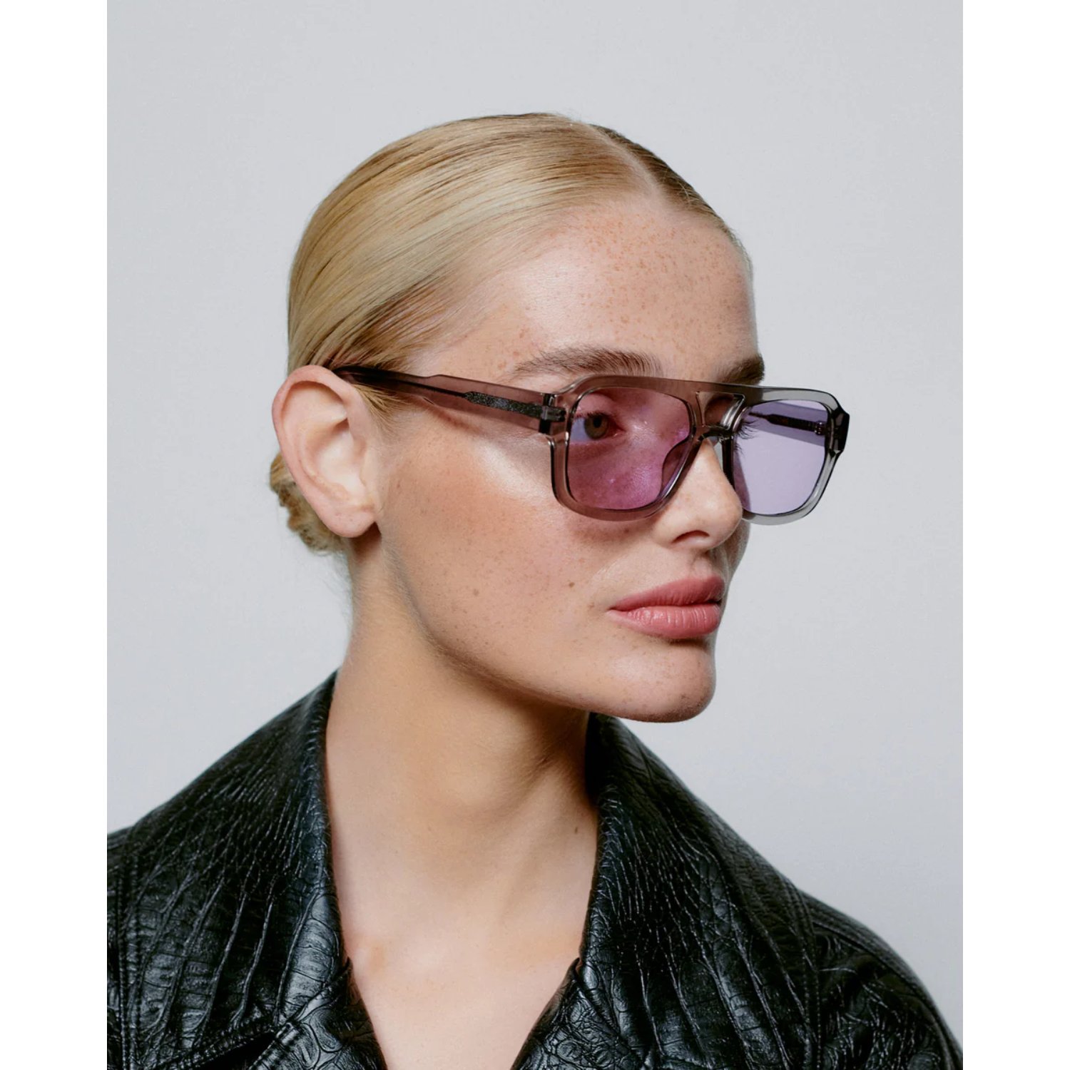 Sonnenbrille, Quadratische Gläser, Lila Glas, Metallrahmen, Filterbrille