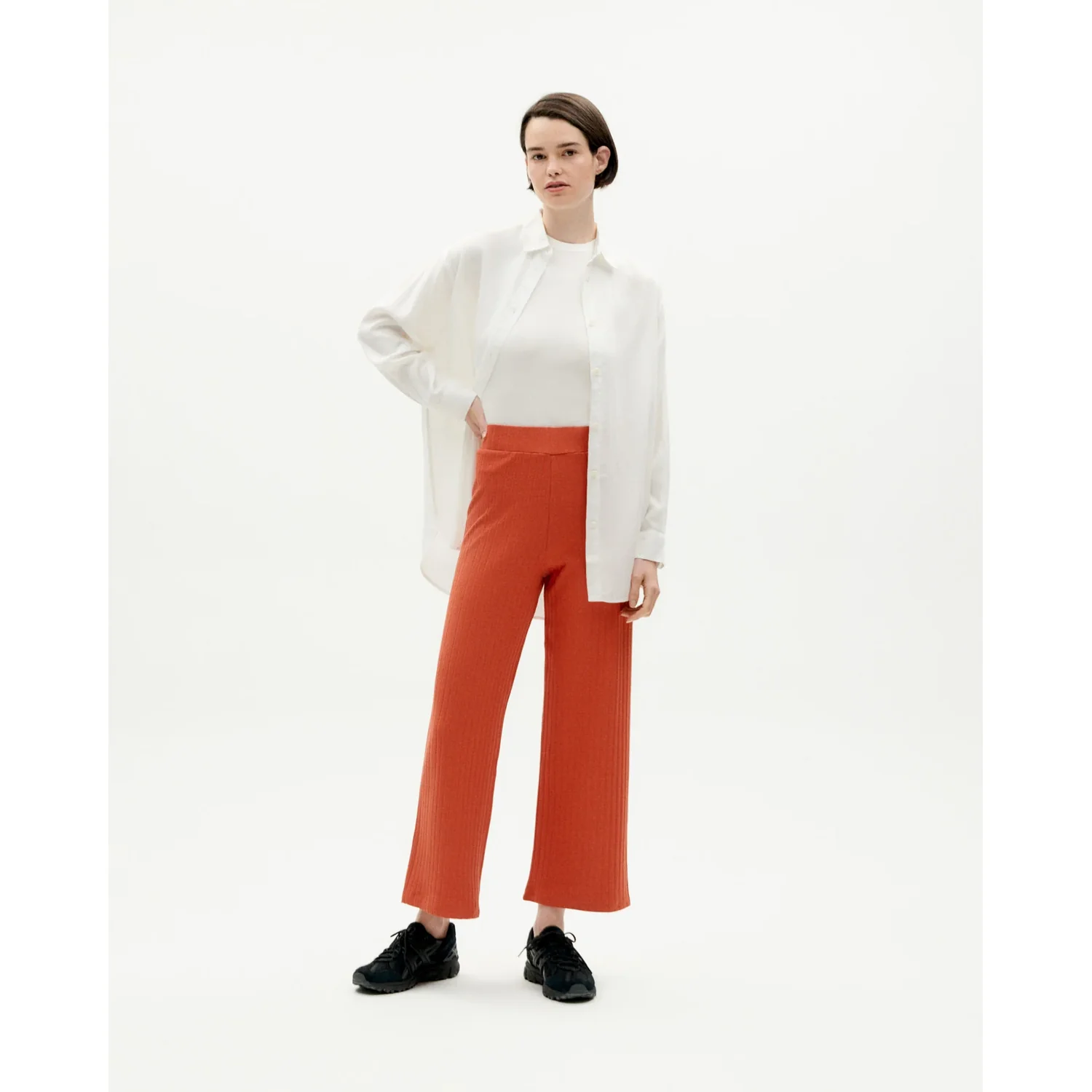Pantalon pour femme, coupe ample, rouge rouille, texture côtelée, taille élastiquée