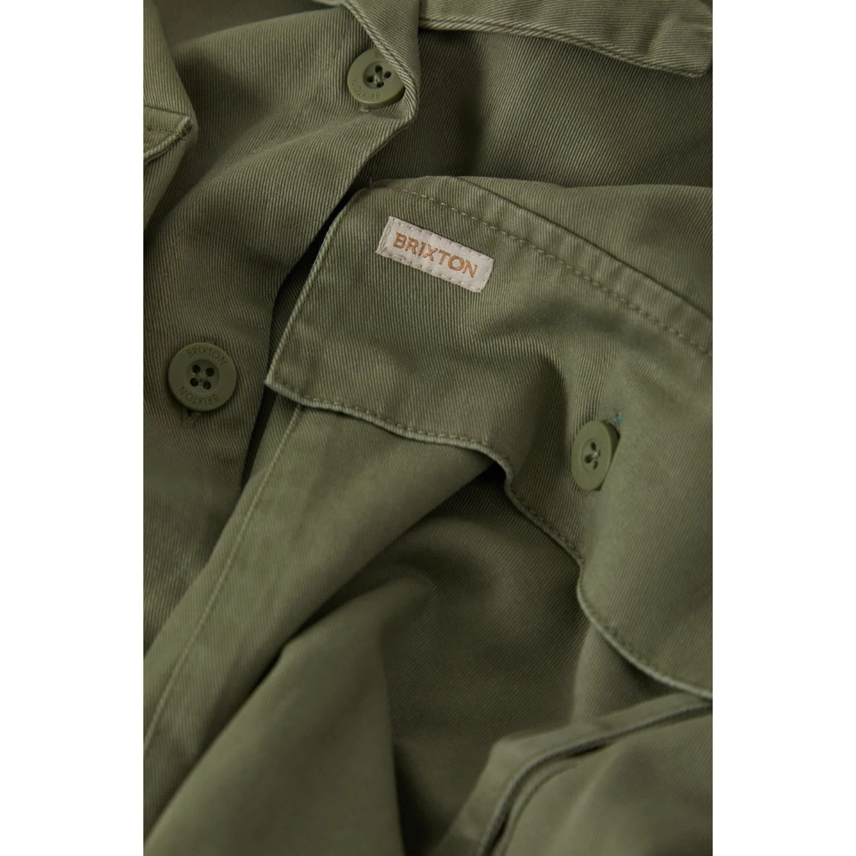 Vert militaire, veste cargo, poche poitrine, fermeture à boutons, étiquette « Brixton », vert militaire, chemise verte, patte de boutonnage, Brixton, coton
