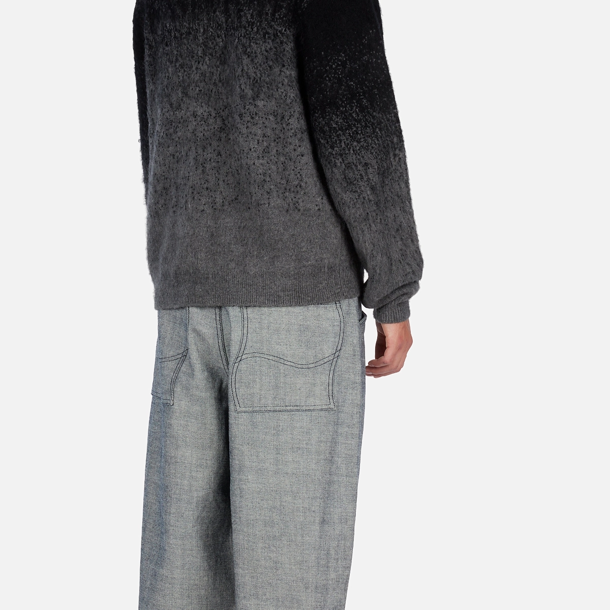 Wollpullover, Gradient-Grau, Oversized-Pullover, Strickjacke, Jeanshose-Back