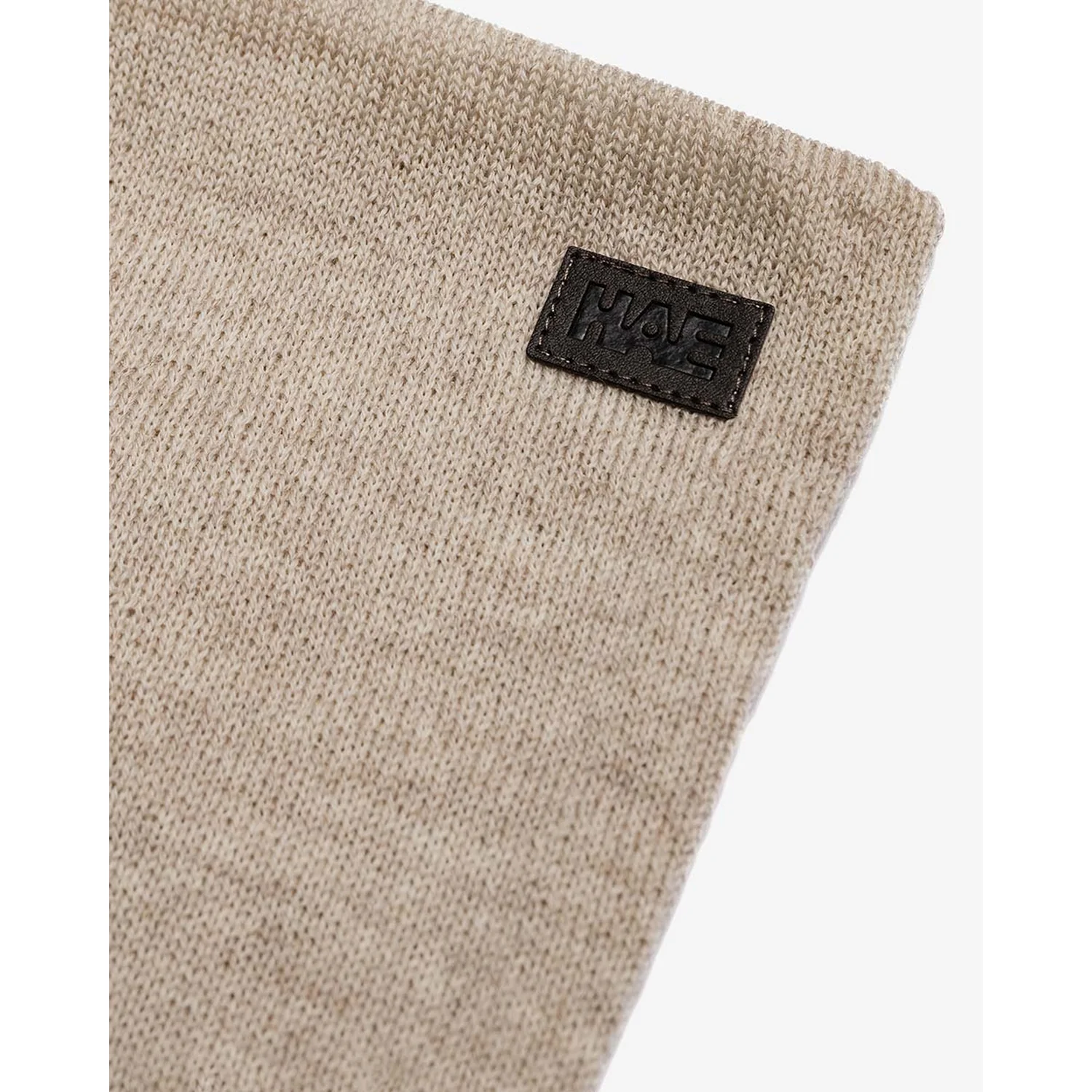 Bonnet en tricot, beige, tricot, écusson en cuir
