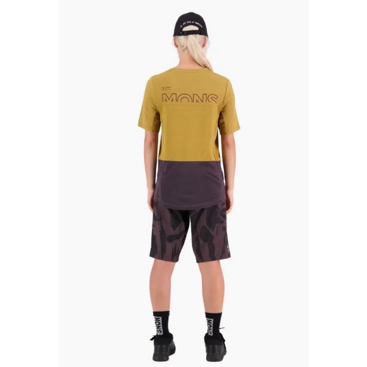 Kurze Hose, T-shirt, Person, Hut, Mütze