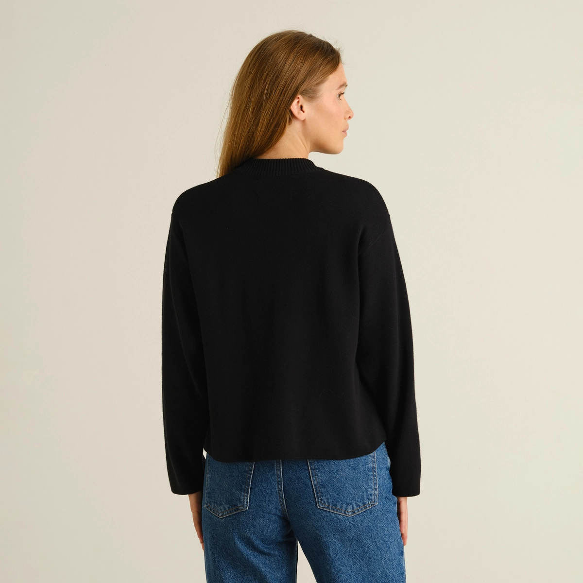 schwarz, Pullover, Langarm, Rundhalsausschnitt, Knopflos, Material-neutral, schwarzer pullover, lange ärmel, runde ausschnitt, strickoberteil, unisex passform