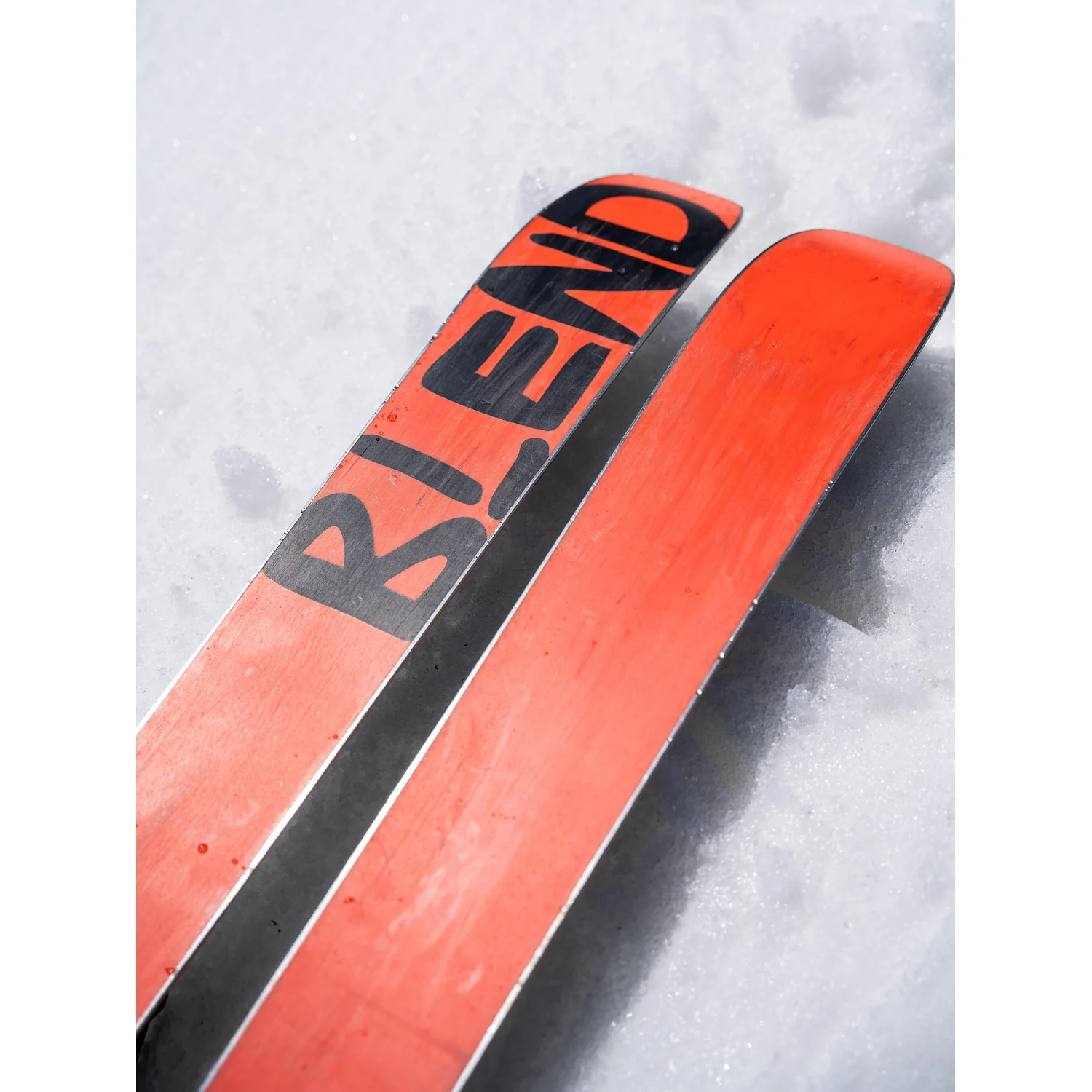 Ski, Orange, Schwarze Streifen, Skioberfläche, Schneesport