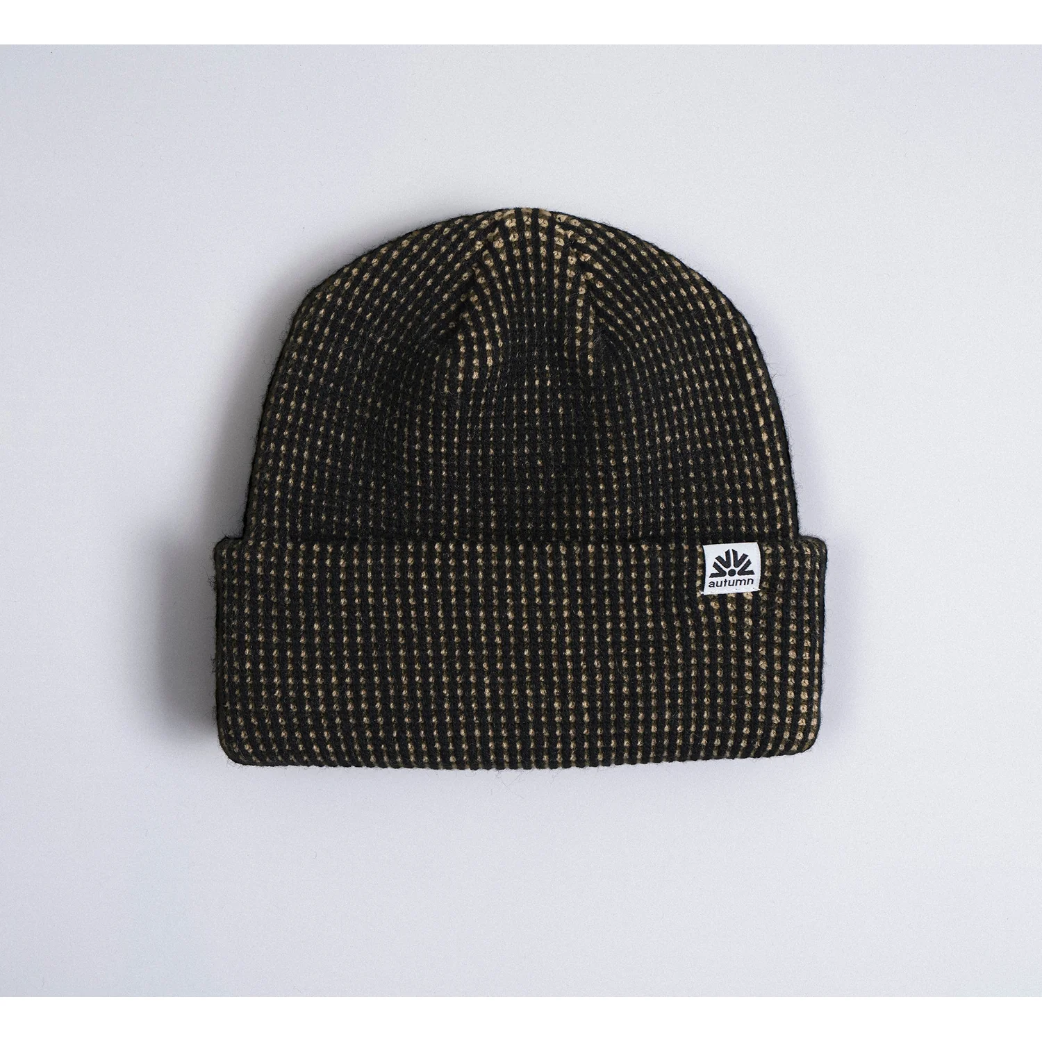 Bonnet en tricot, à revers, noir et beige, motif à pois, tricot côtelé