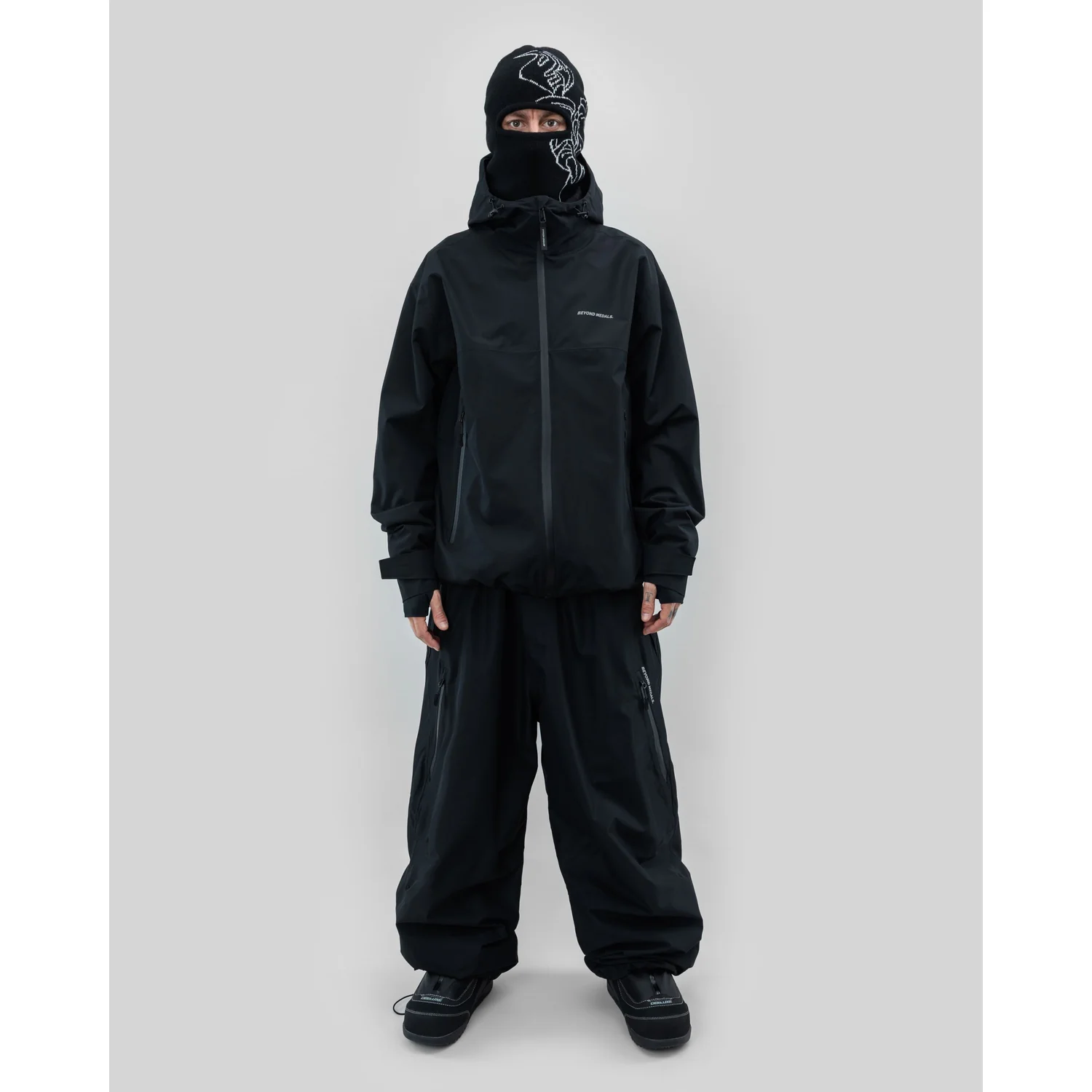 Park Jacket Schwarze Jacke, Kapuze, Reißverschluss, Weite Hose, Schwarze Sturmhaube