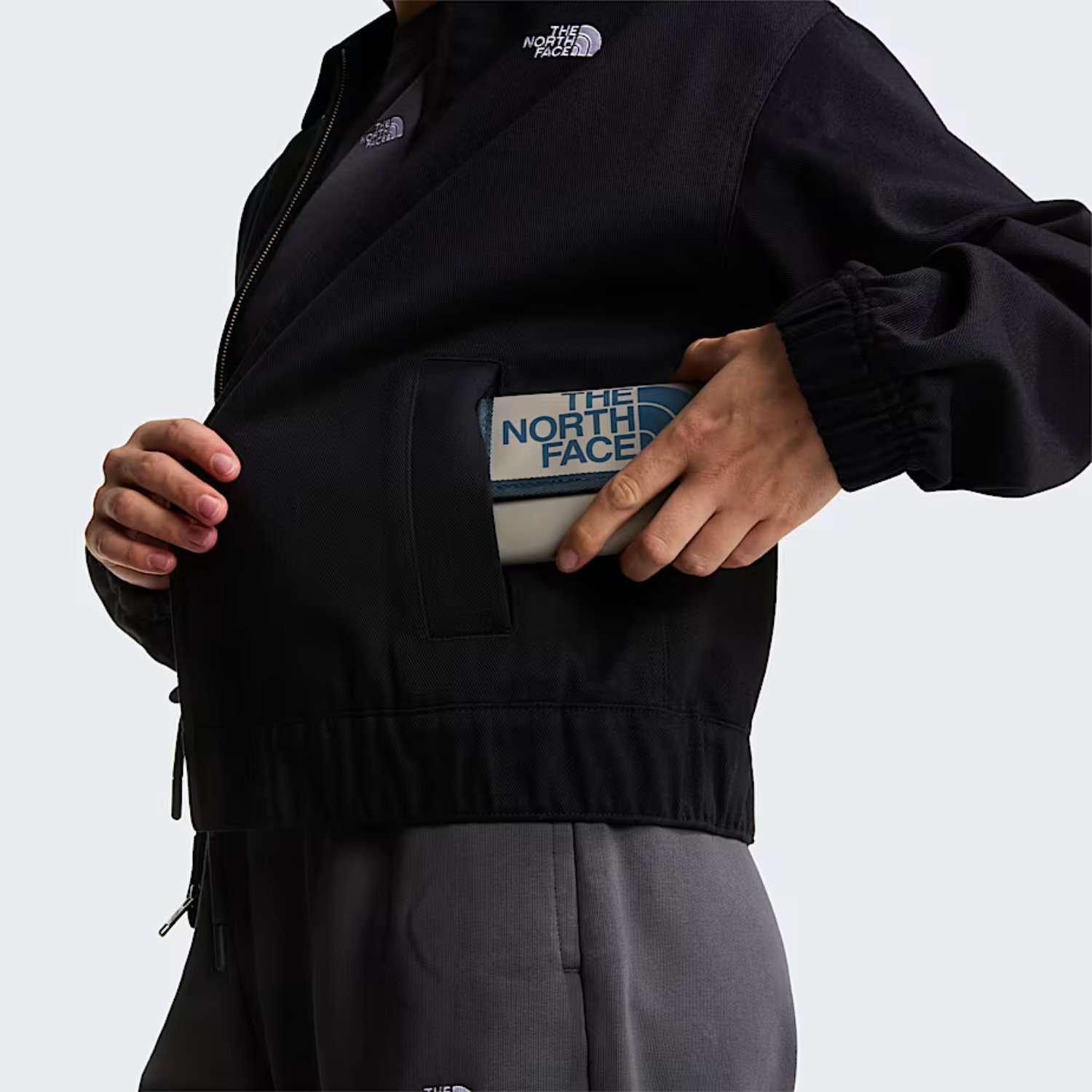 jacke, windbreaker, reissverschluss, tasche, logo