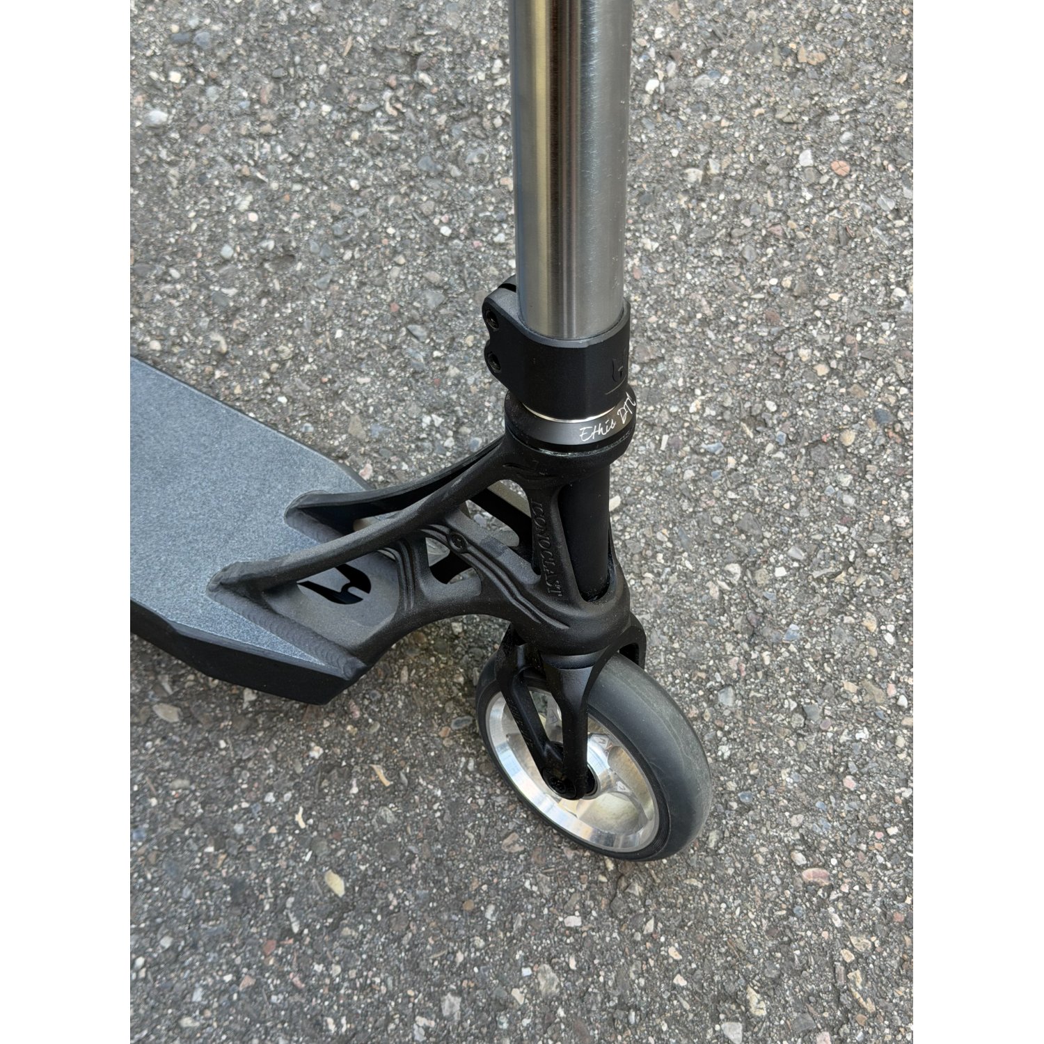 Iconoclast Evo 2 Custom Comple Roller, Vorderrad, Gabel, Aluminium-Stiel, Gadget