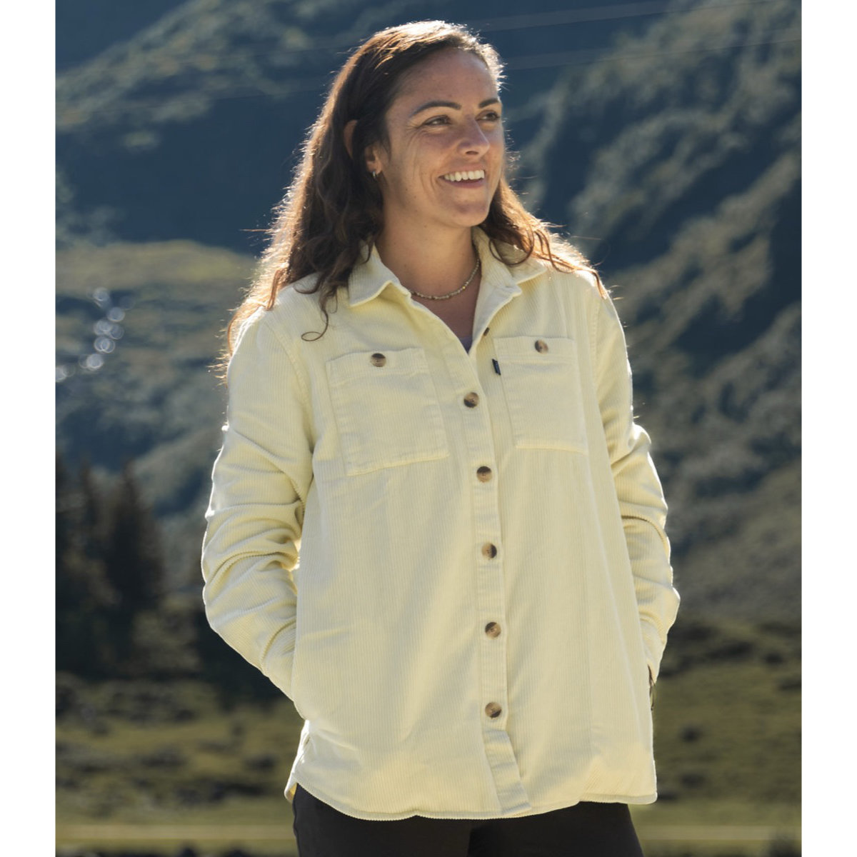 Surchemise en velours côtelé Chemise, manches longues, manches, tête, sourire