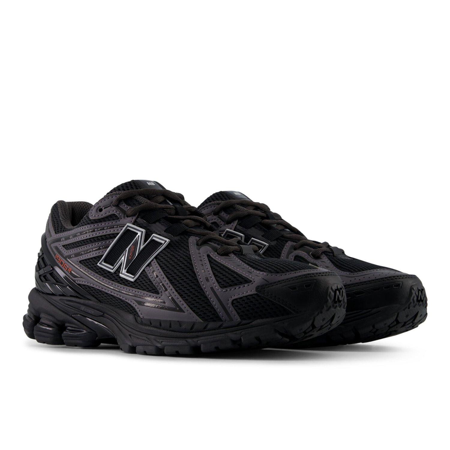 1906 R Baskets, chaussures de course, noires, en mesh, semelle extérieure en caoutchouc
