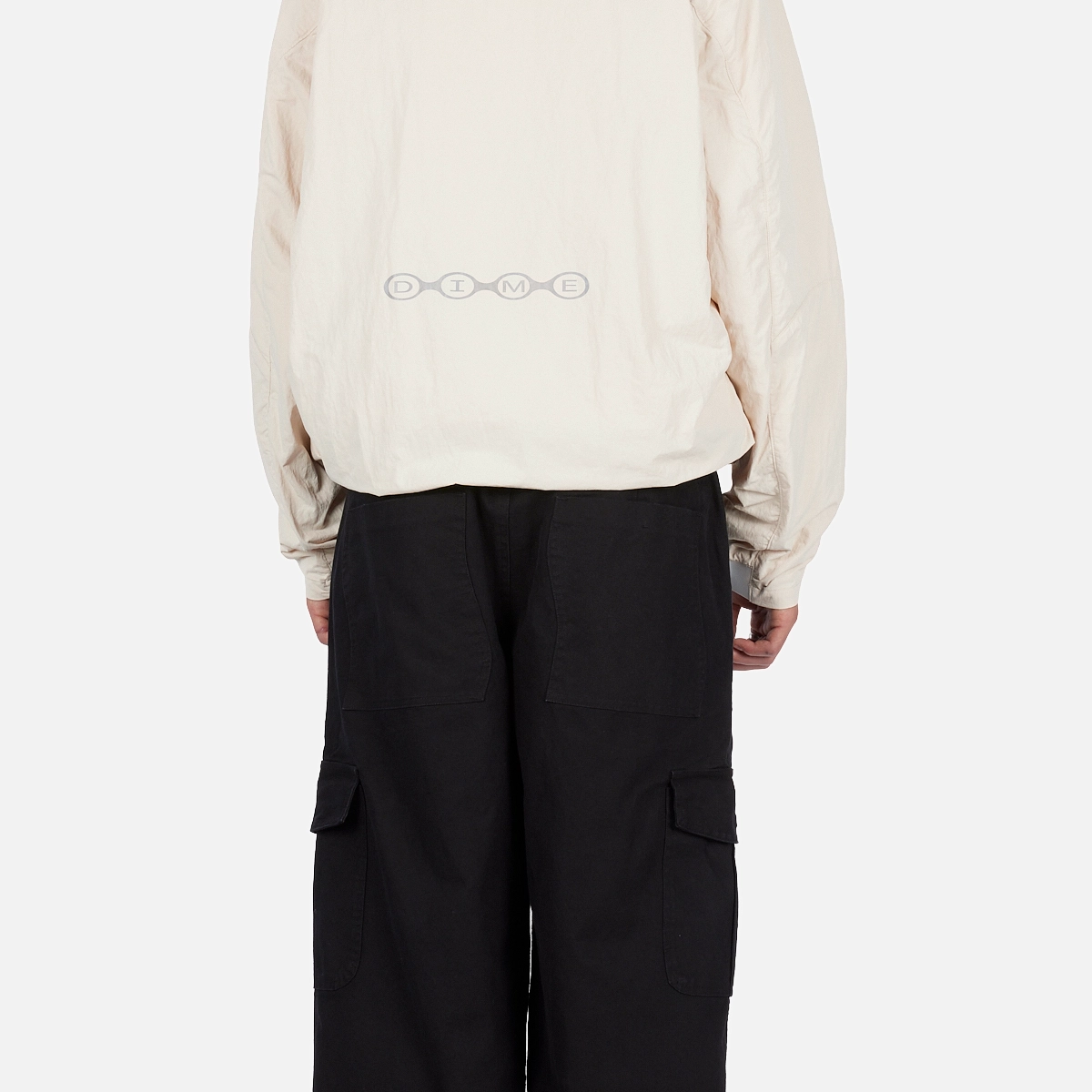 Crinkled Tech Windbreaker Col rond ?, dos de la veste, logo, beige clair, pantalon cargo