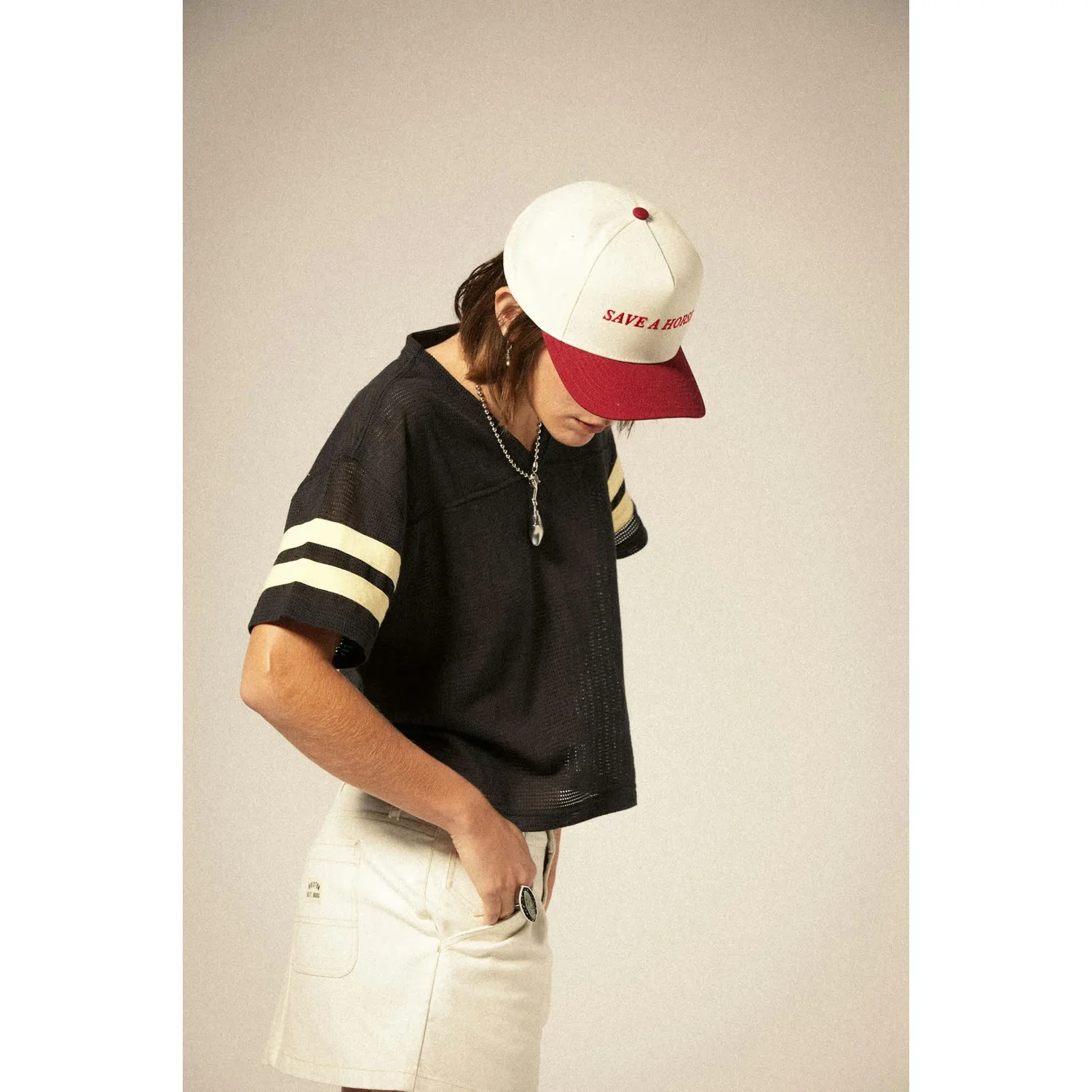 Casquette de baseball, blanc crème, visière rouge, inscription, coton