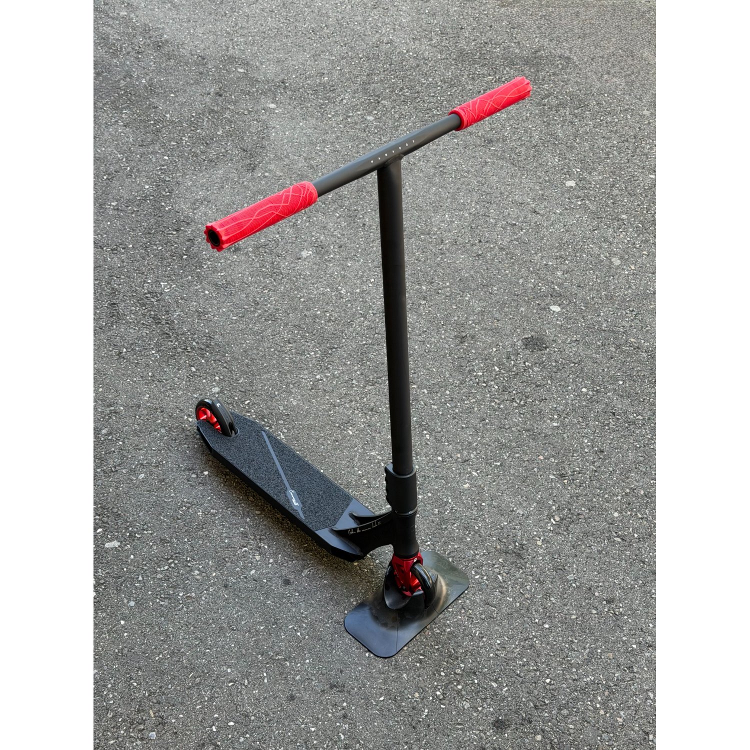 Trottinette, scooter, kickboard, glisseur, système à roues
