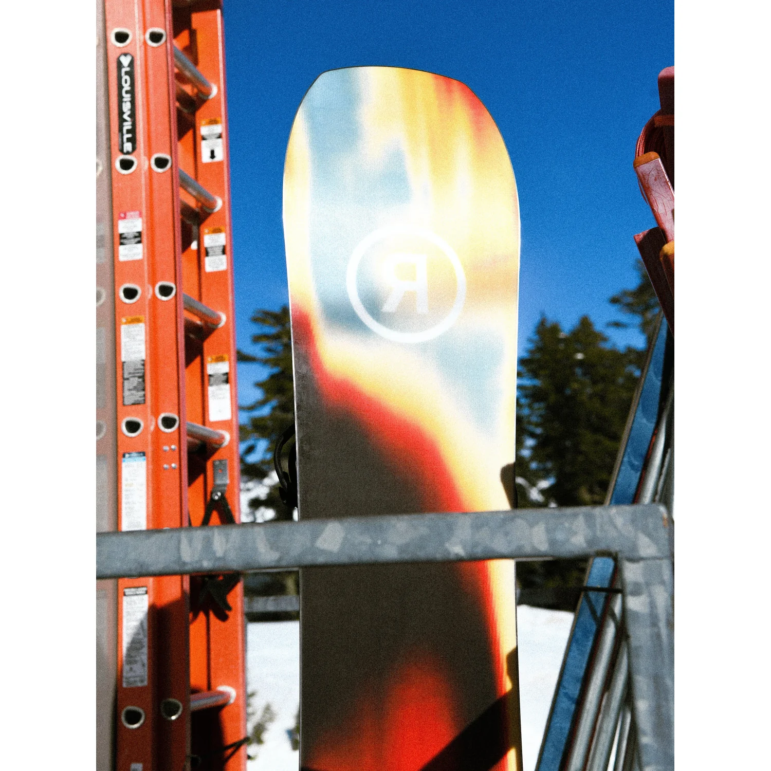 Vantum Snowboard, Verlaufsprint, Rundes Logo, Mehrfarbig, Wintersport