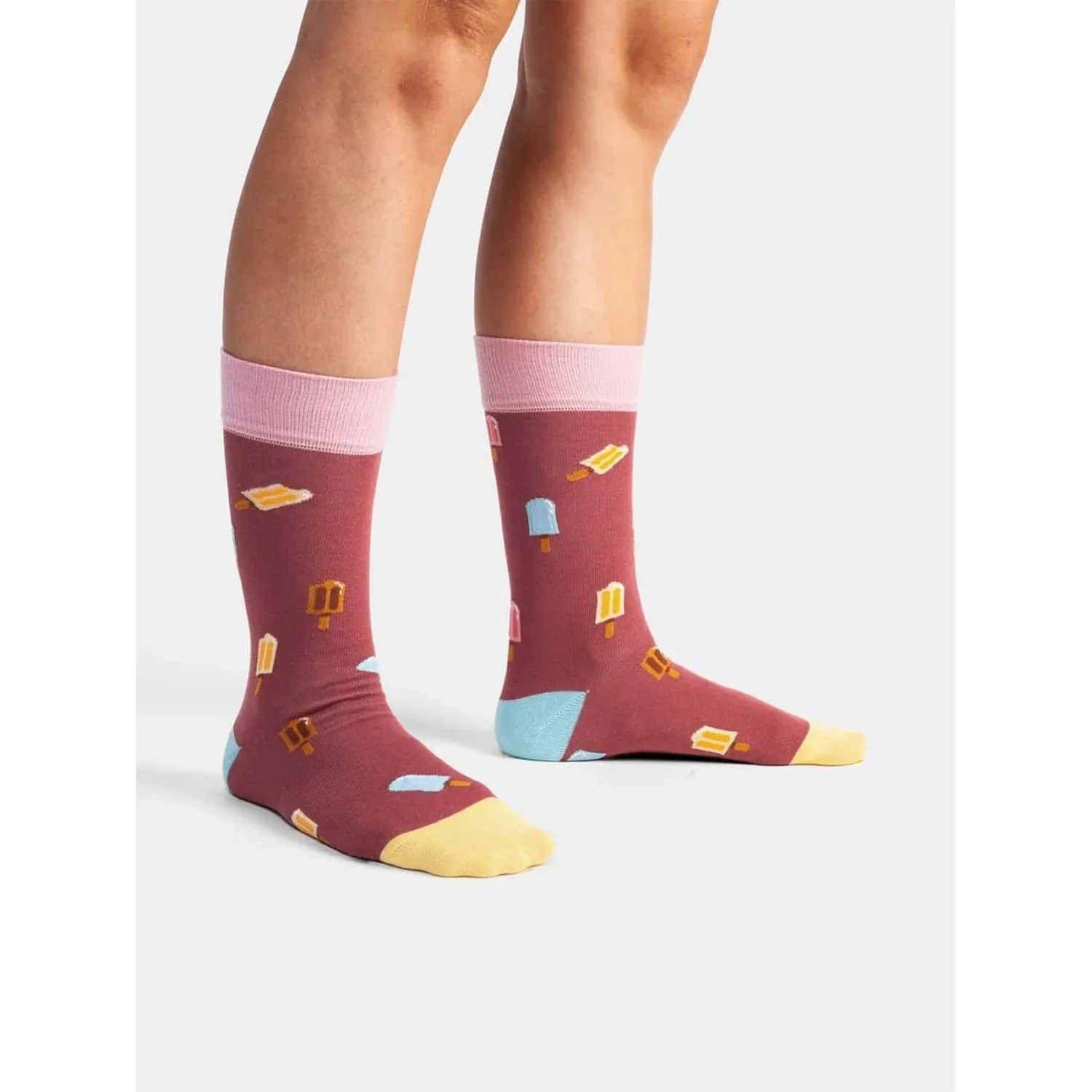 We All Scream For Ice Cream Socken, Eis-Muster, Bordeauxrot, Rosa Bündchen, Bunte Zehen