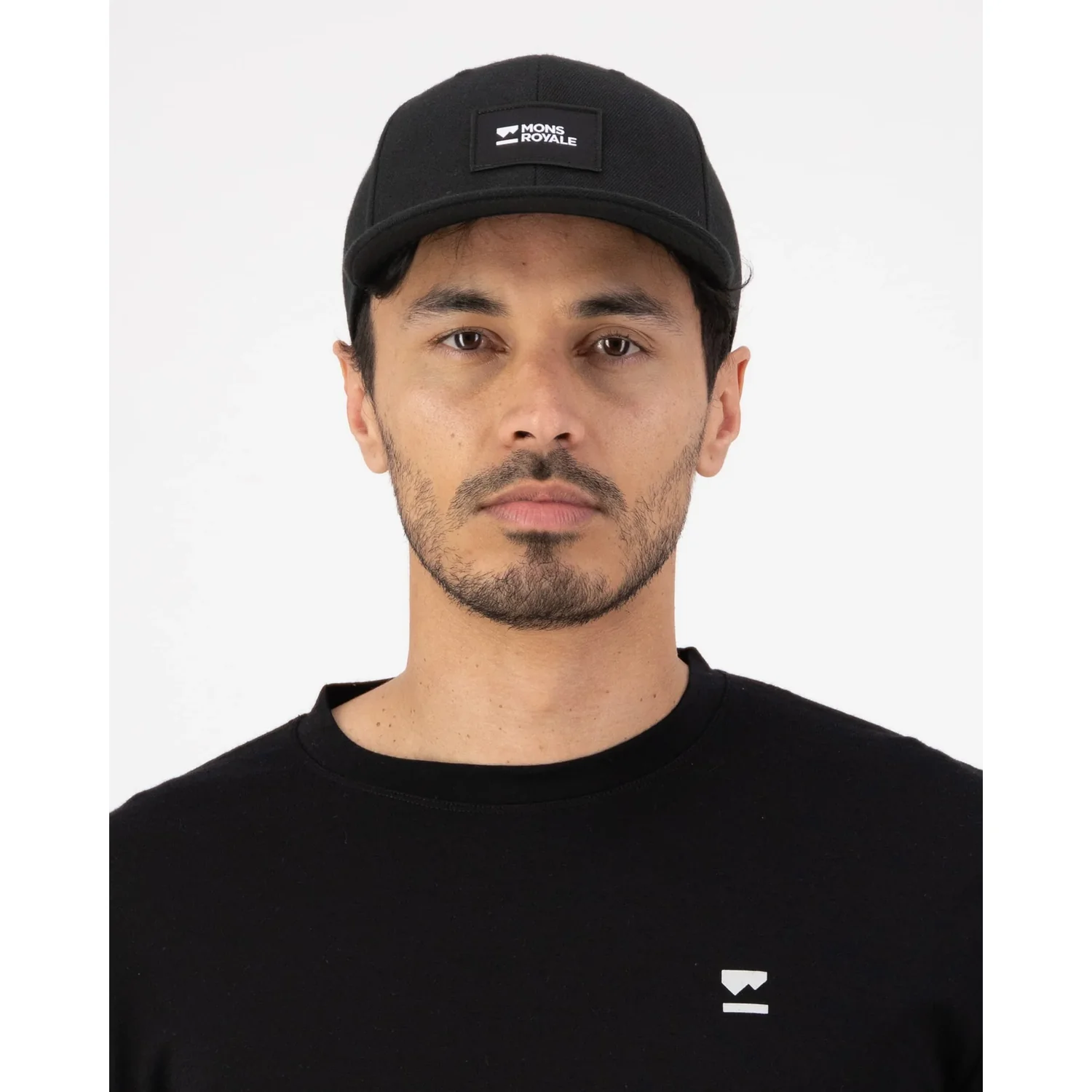 Connor Wool Cap Schwarze Cap, gebogener Schirm, Logo-Aufnäher
