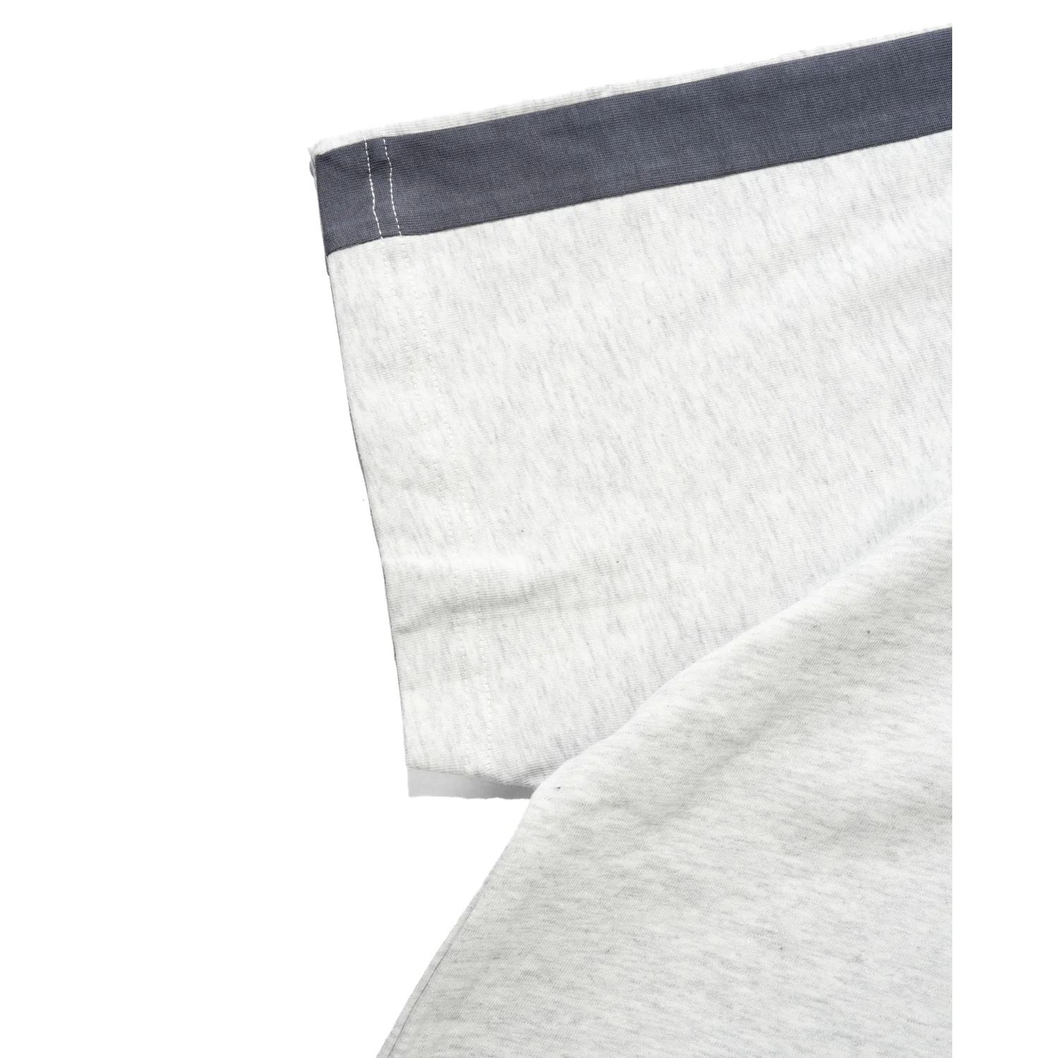 Abseil Panel Tee Tissu, gris clair chiné, bordure gris foncé, détail surpiqué