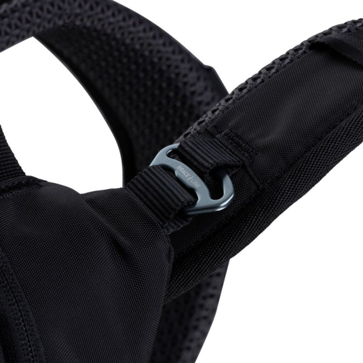 Sac à dos, rembourrage dorsal, système de bretelles en maille, sangles réglables, fermeture à boucles